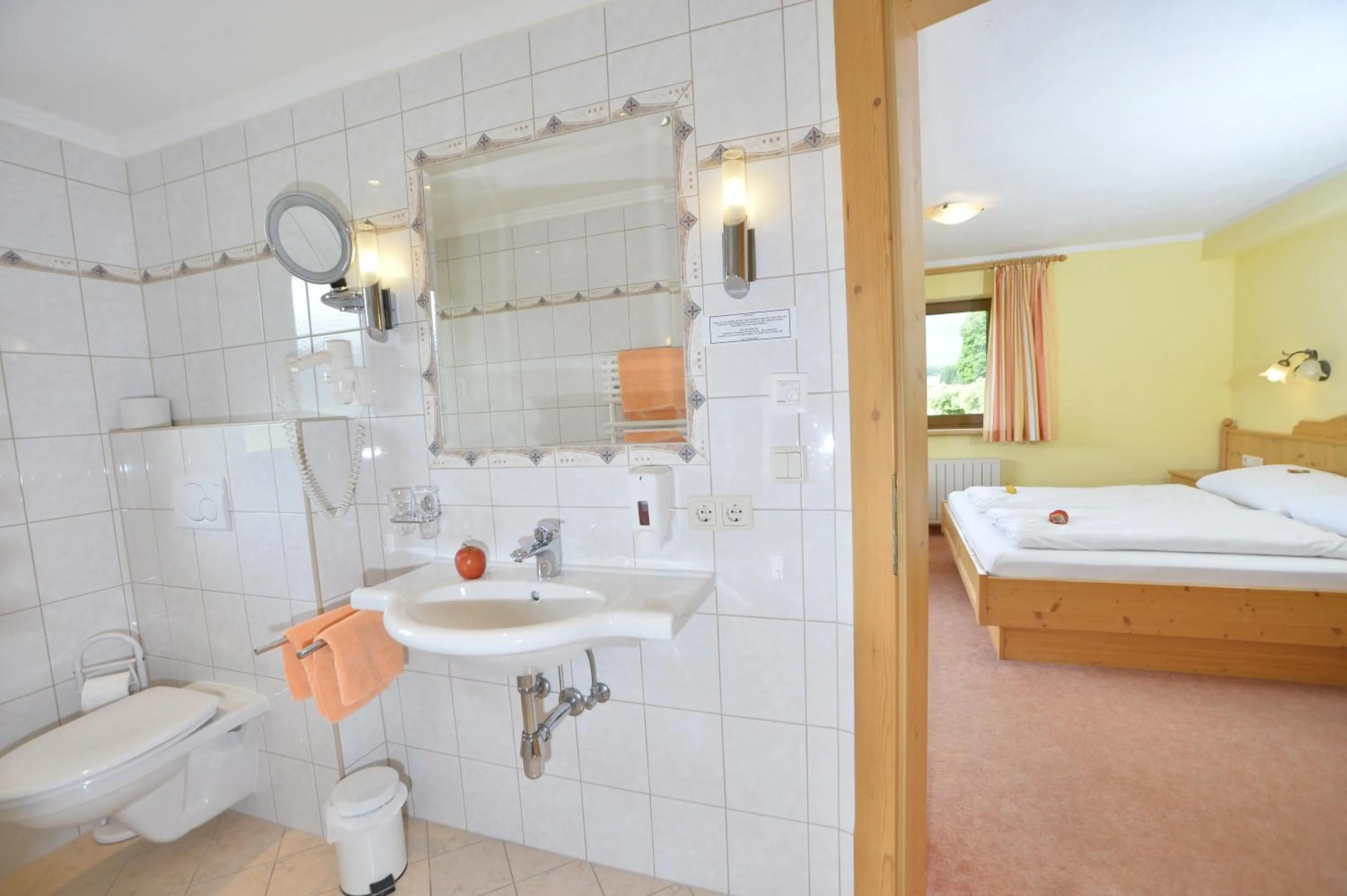 Bathroom in Pension und Apartments Landhaus Marie
