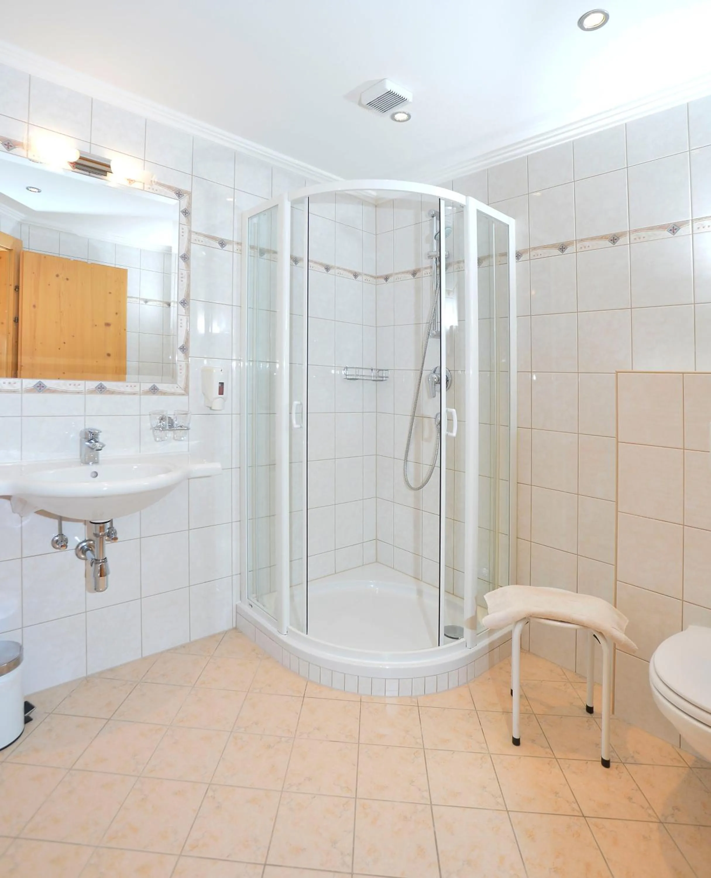 Bathroom in Pension und Apartments Landhaus Marie