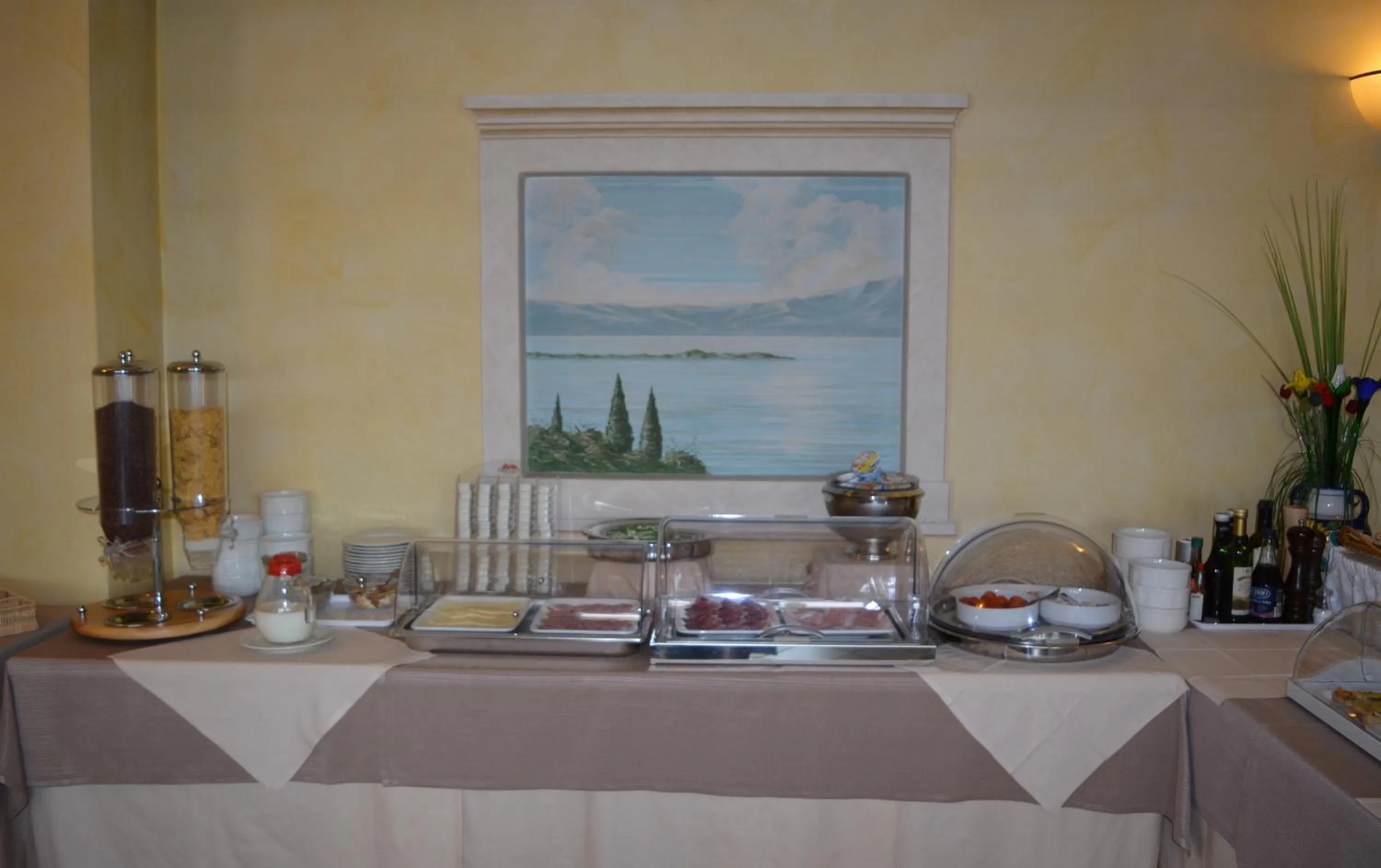 Buffet breakfast in La Zerla