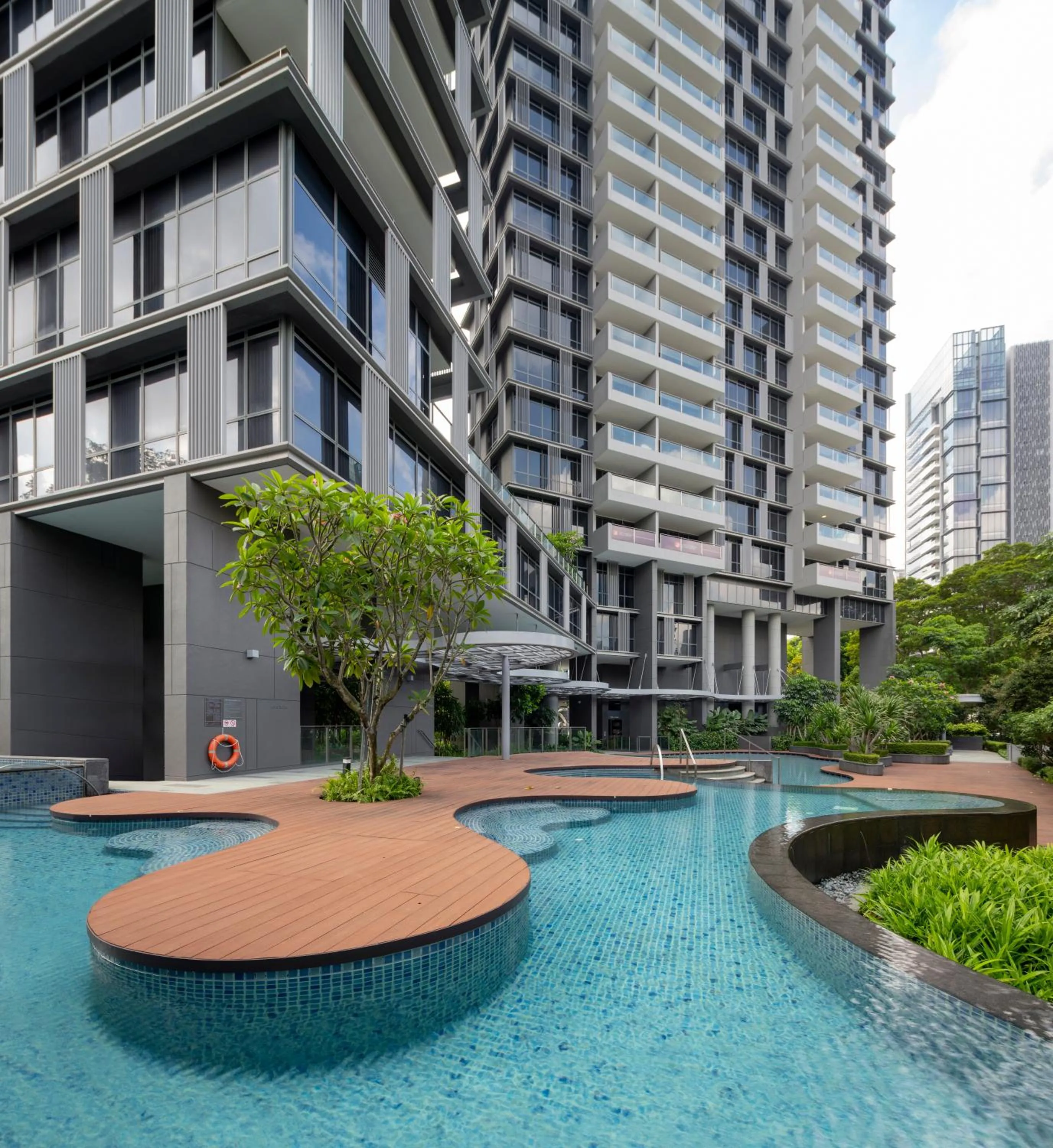 Swimming pool in Fraser Residence Orchard Singapore