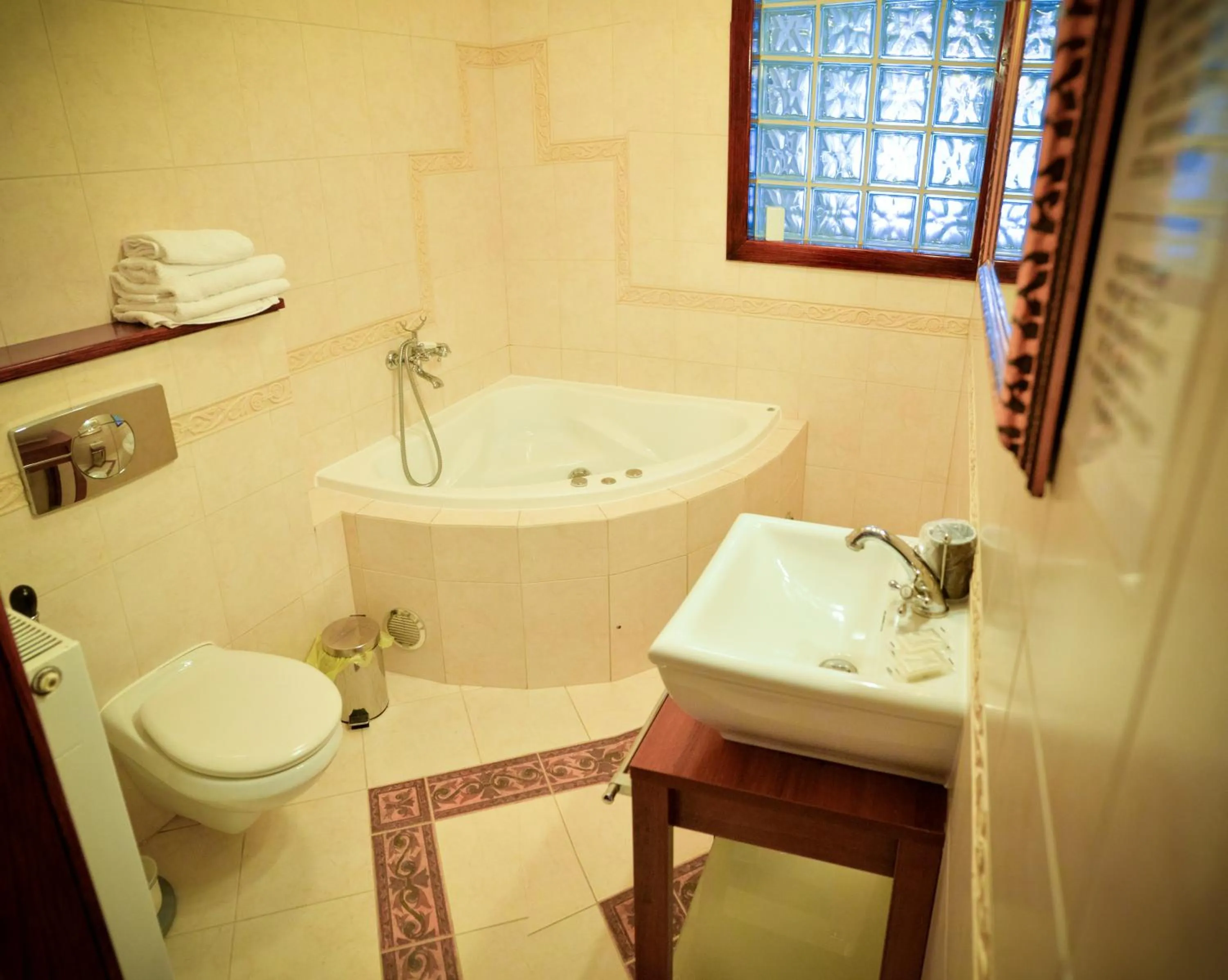 Photo of the whole room in Hotel Artis