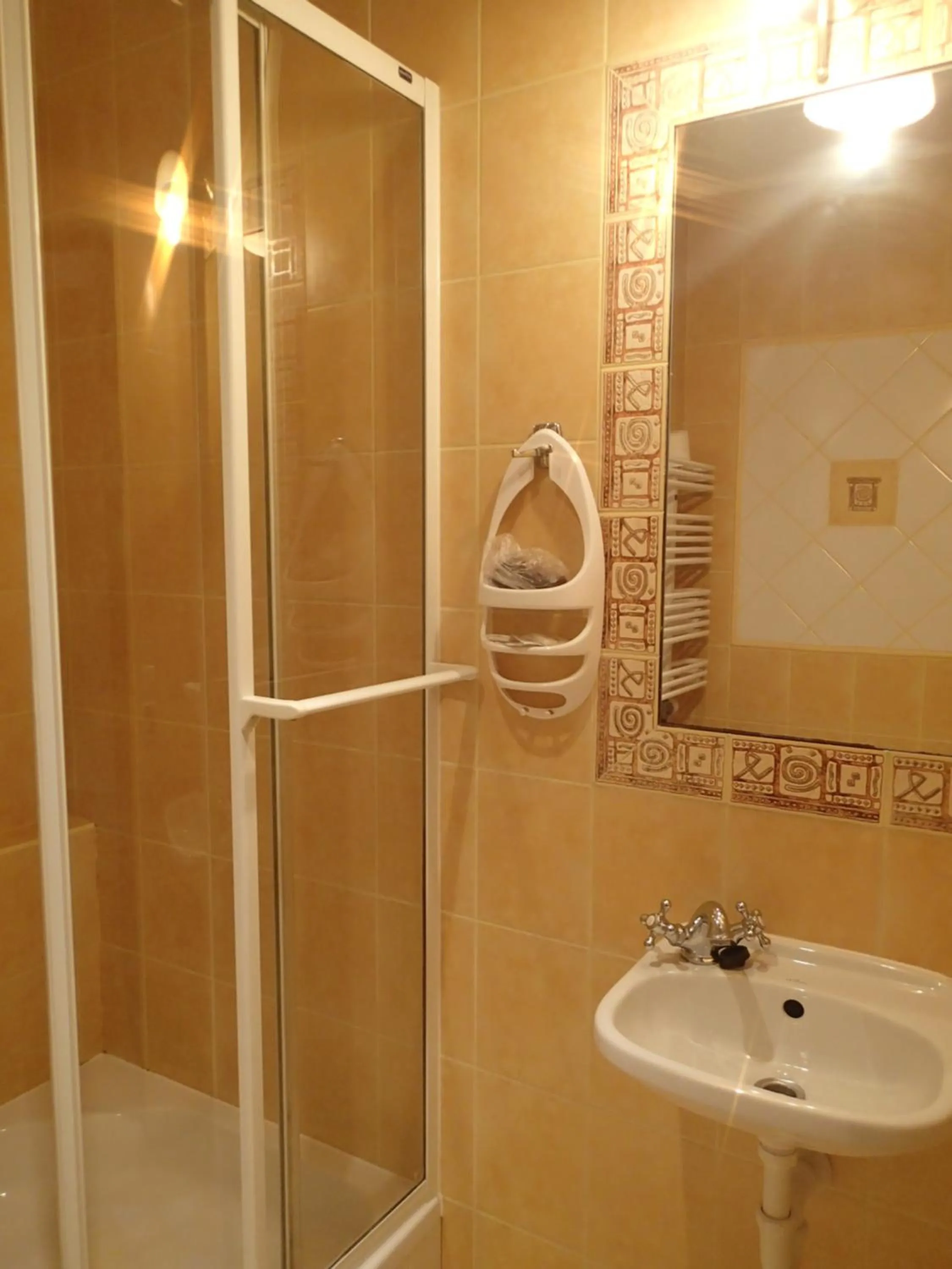 Photo of the whole room in Hotel Artis