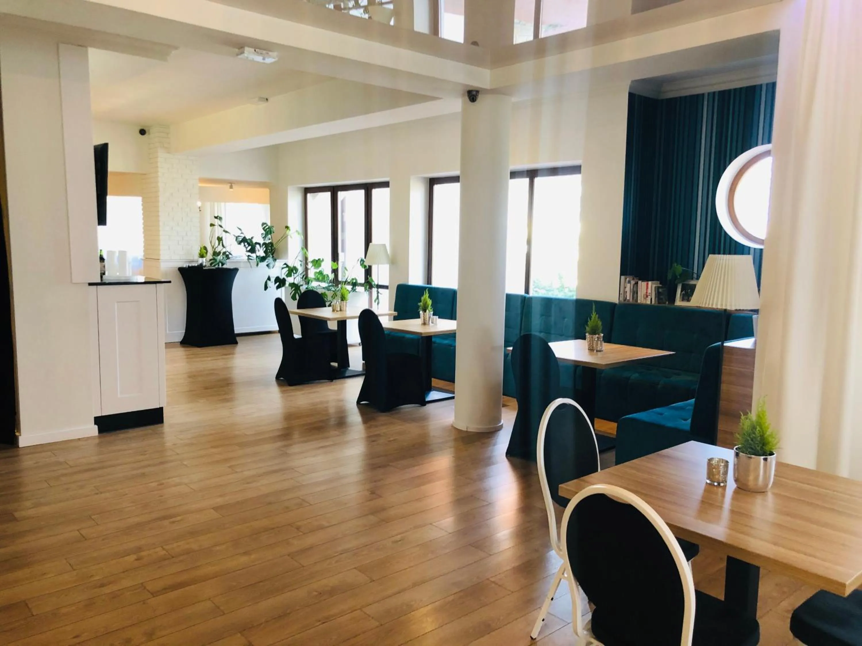 Restaurant/places to eat in Hotel Artis