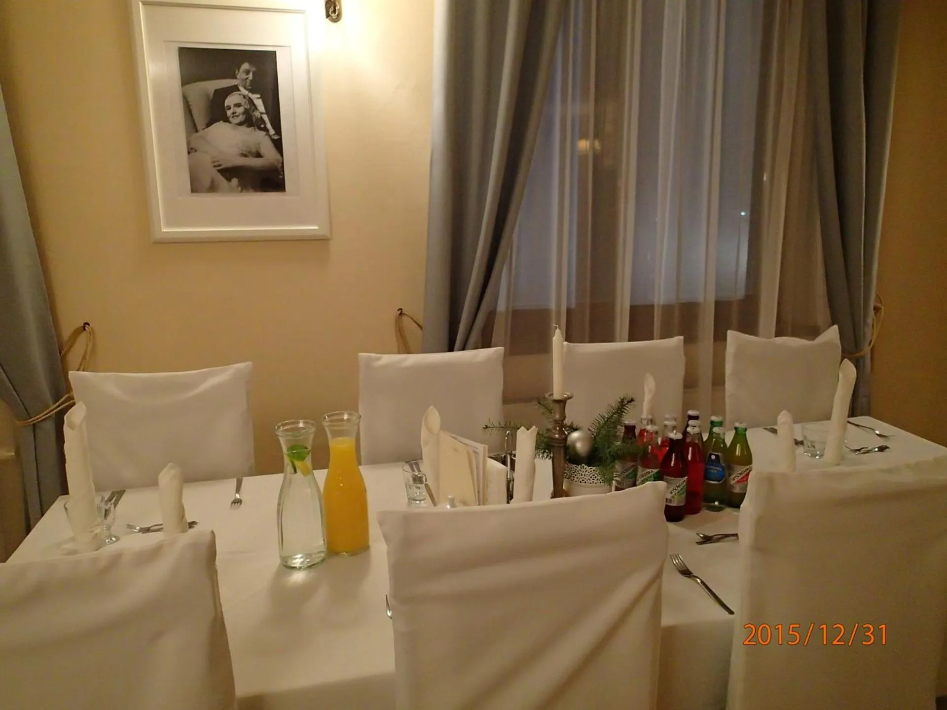 Restaurant/places to eat in Hotel Artis