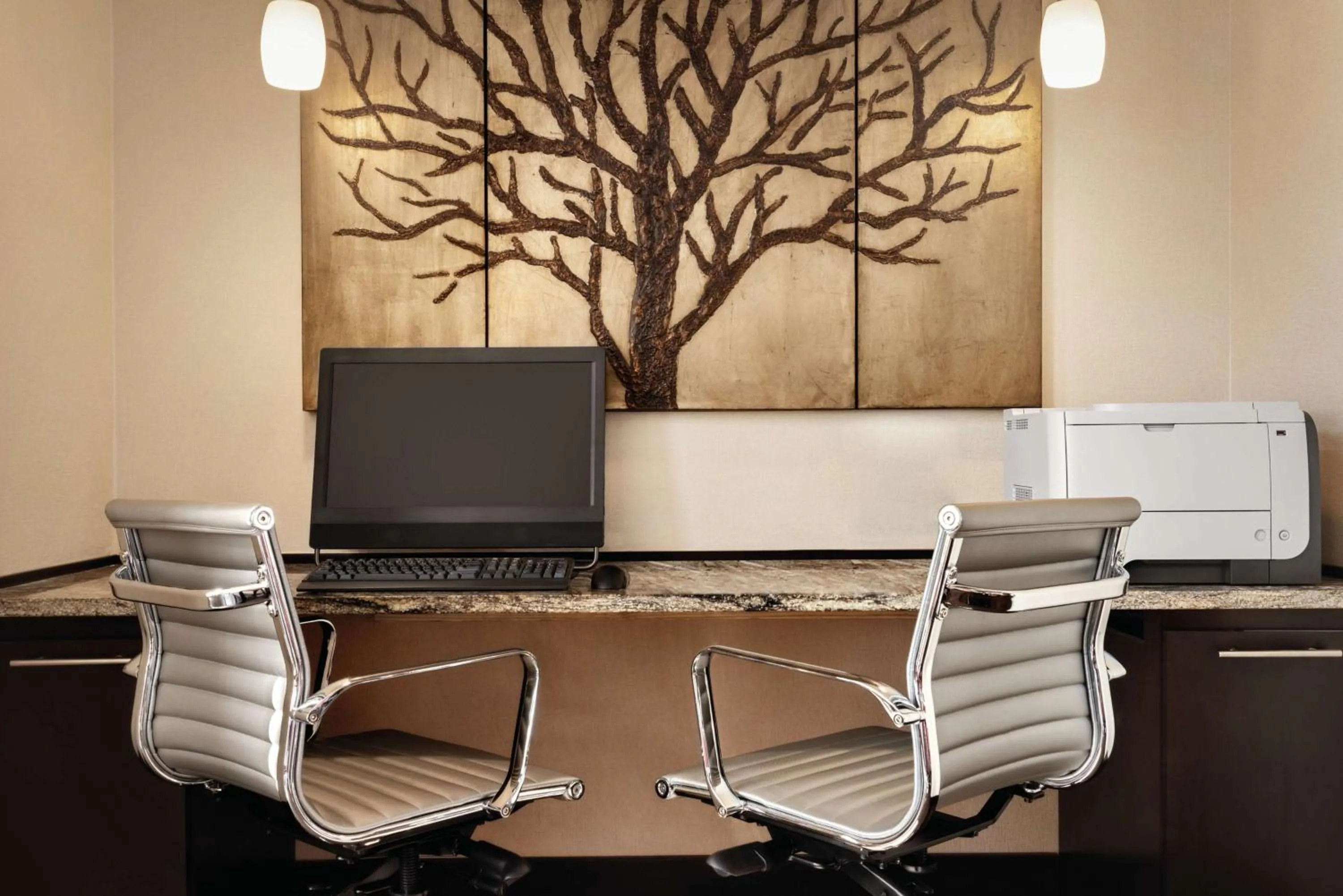 Business facilities in Hampton Inn & Suites Fort Wayne-North