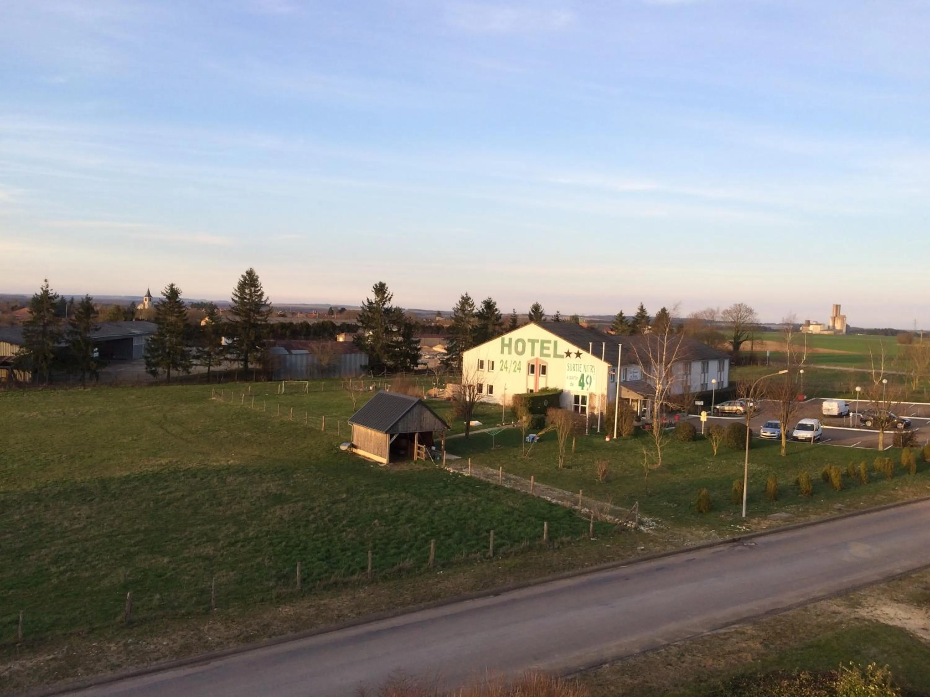 Facade/entrance in La Grange de Marie