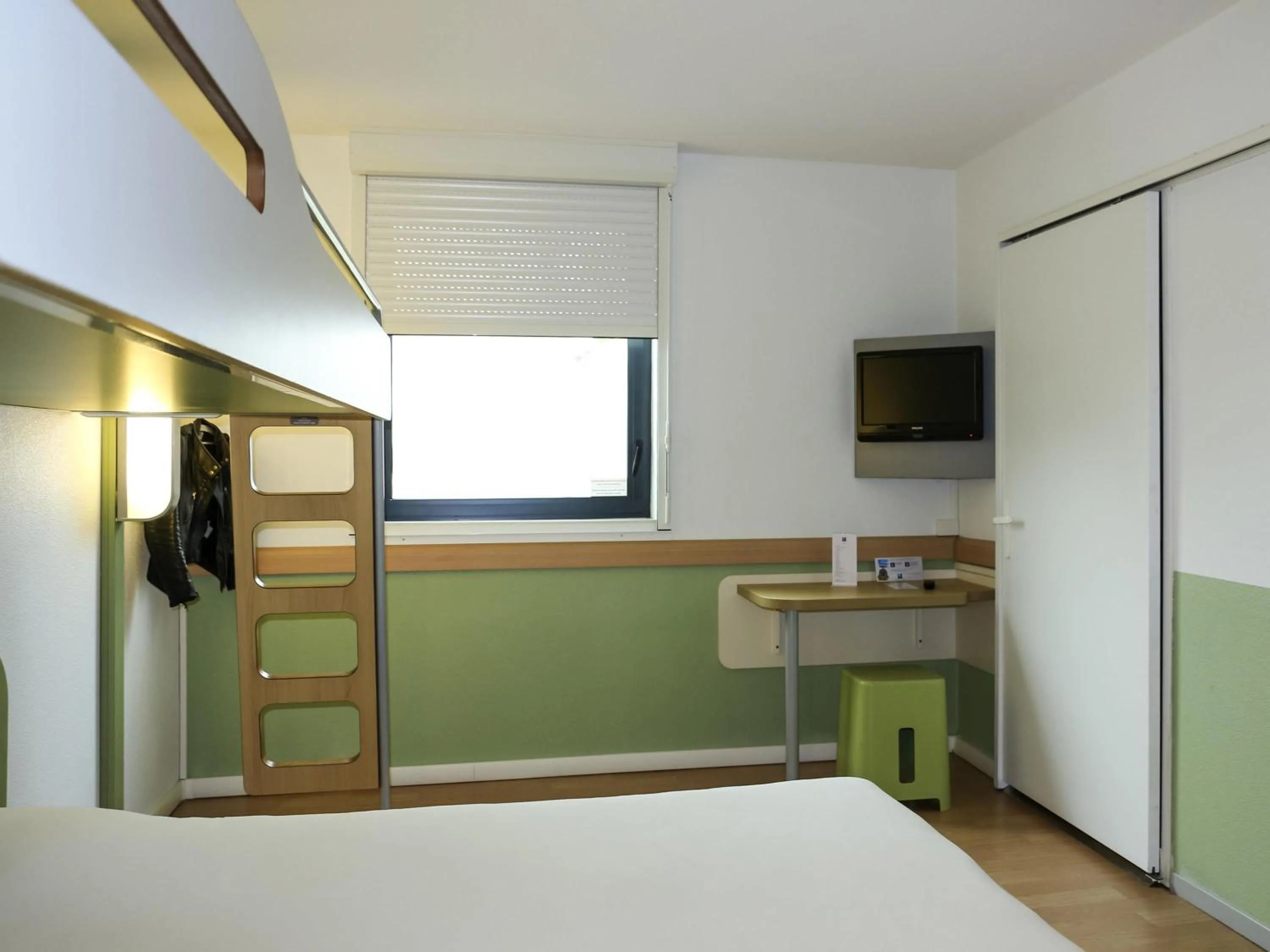 Bedroom, Bed in ibis budget Castelnaudary - A61