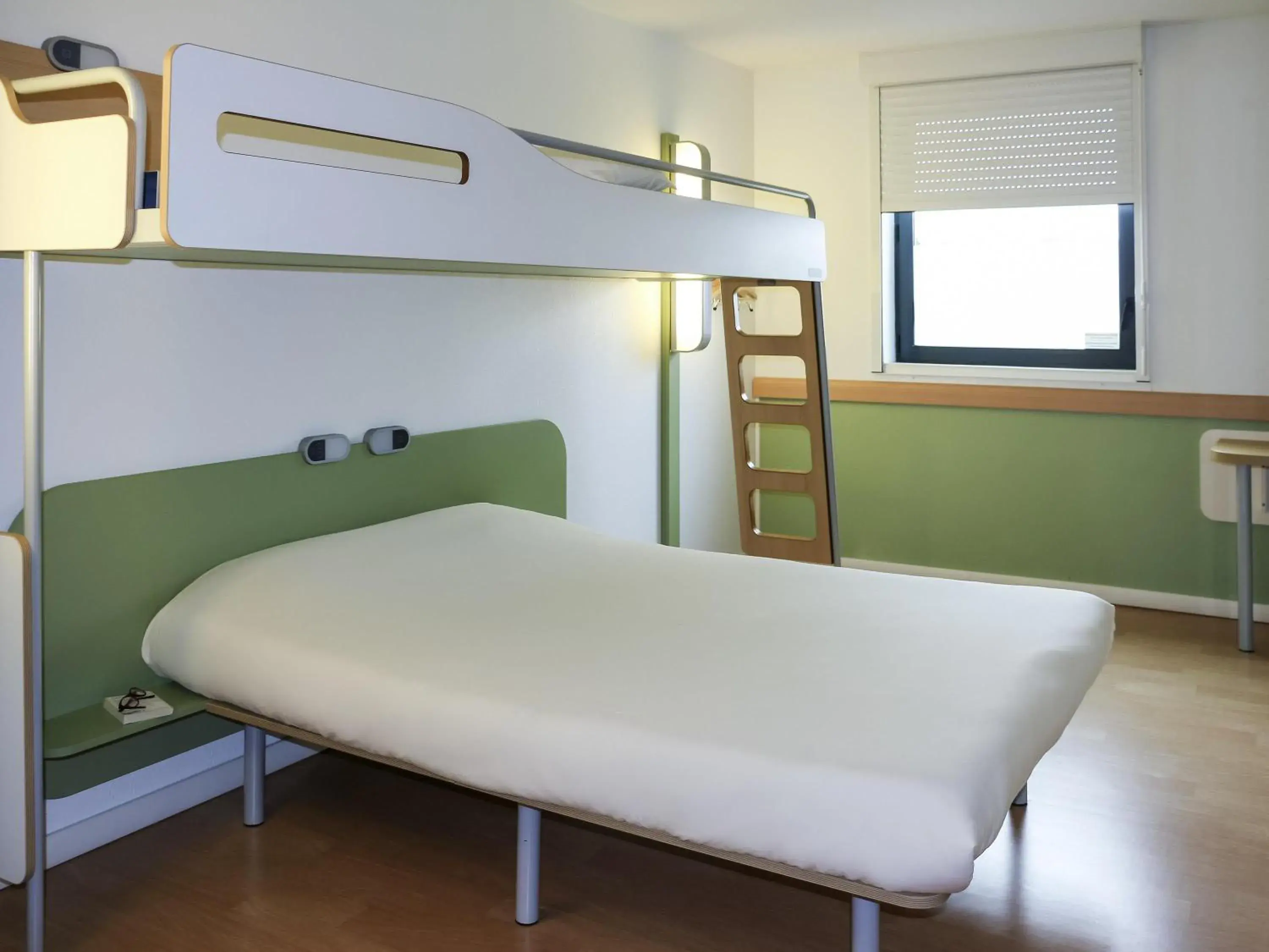 Triple Room - single occupancy in ibis budget Castelnaudary - A61 Triple Room - single occupancy in ibis budget Castelnaudary - A61