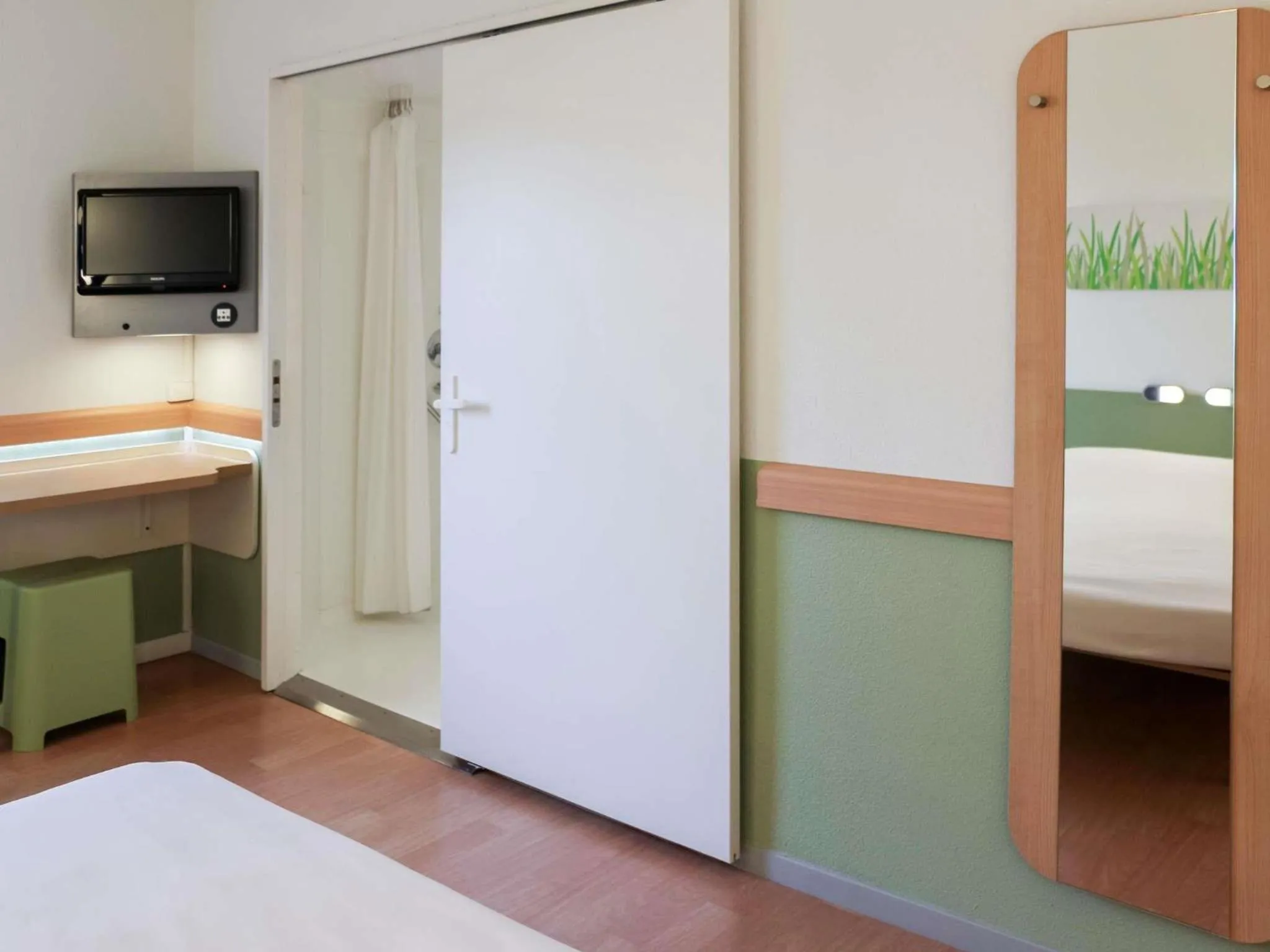 Bedroom, Bed in ibis budget Castelnaudary - A61