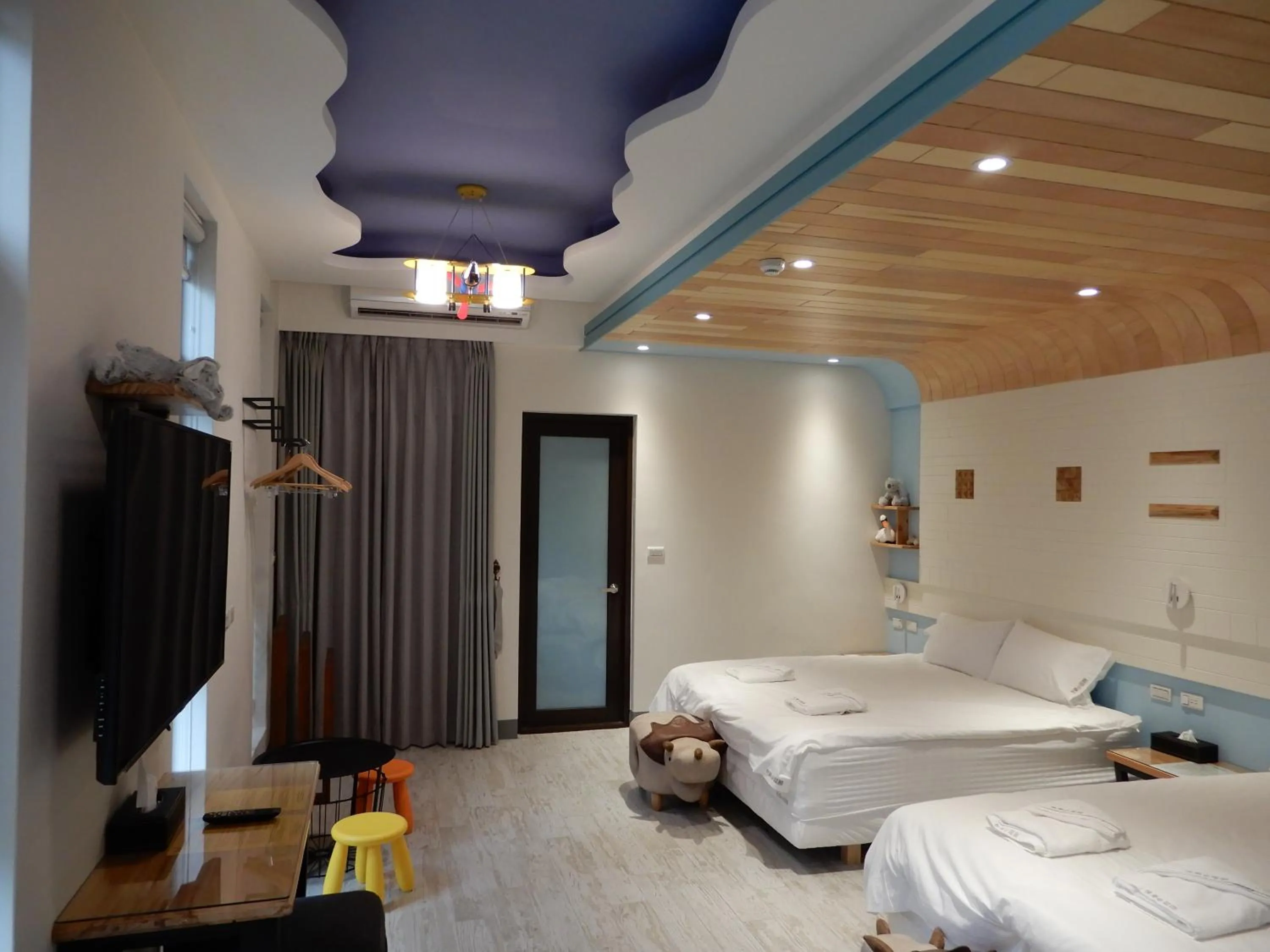 Bedroom, Bed in Happy Wing Guesthouse