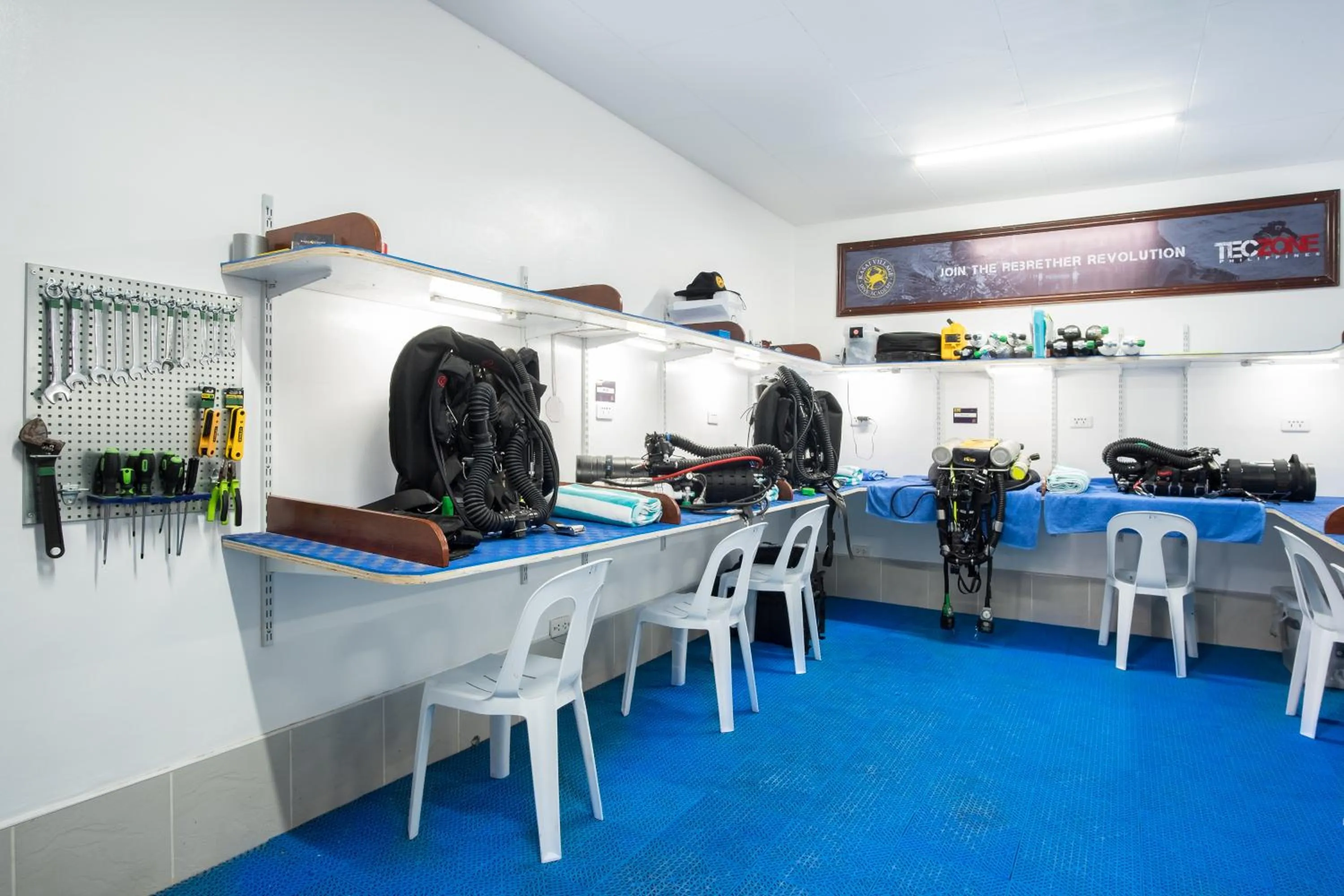 Diving in Kasai Village Dive Resort