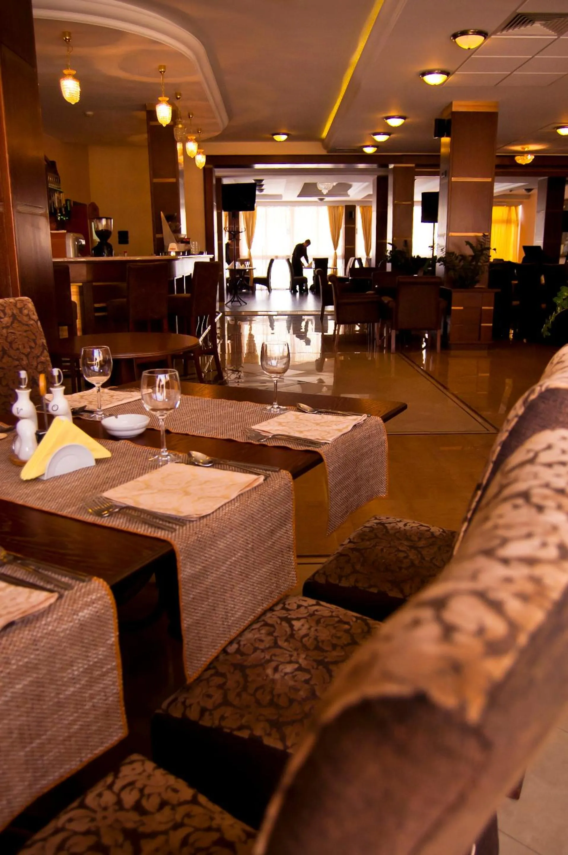 Restaurant/places to eat in Hill Hotel Wellness & Spa