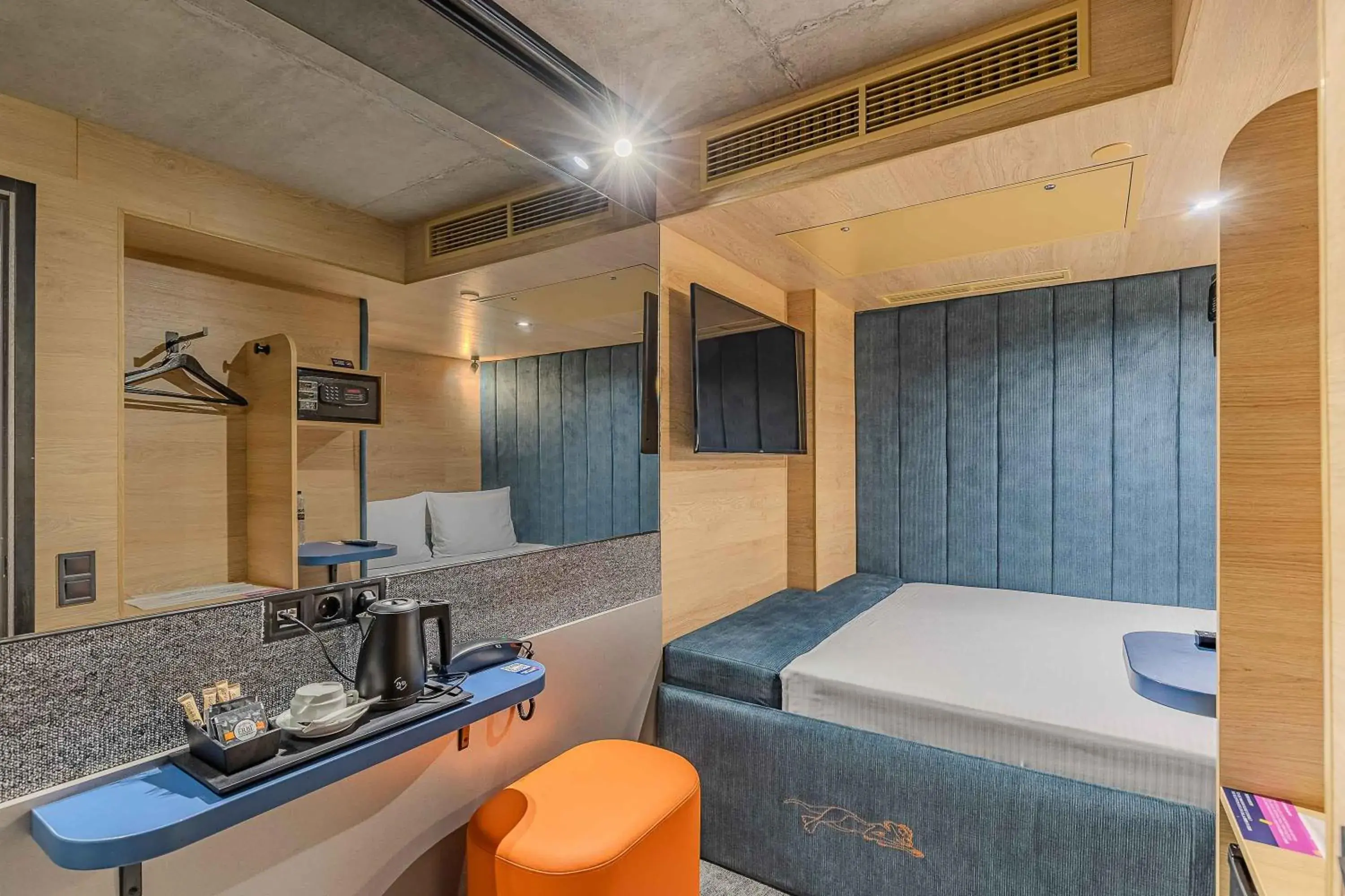 Small Double Room without Window in IQ Hotel Small Double Room without Window in IQ Hotel