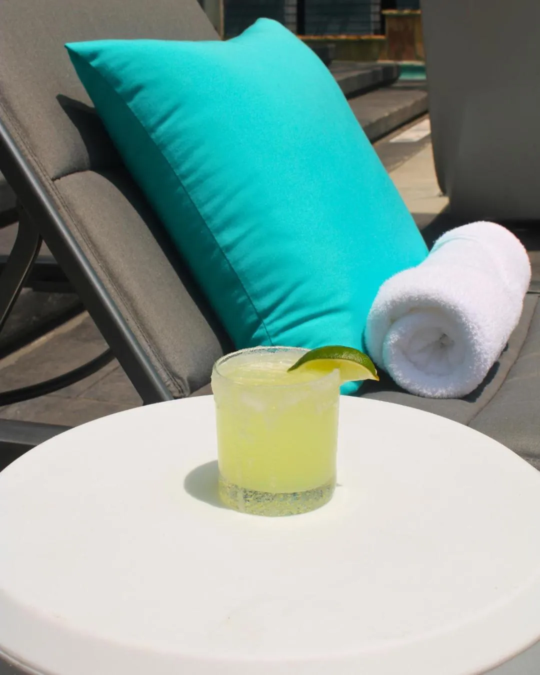 Swimming pool in Hilton Dallas Lincoln Centre by the Galleria