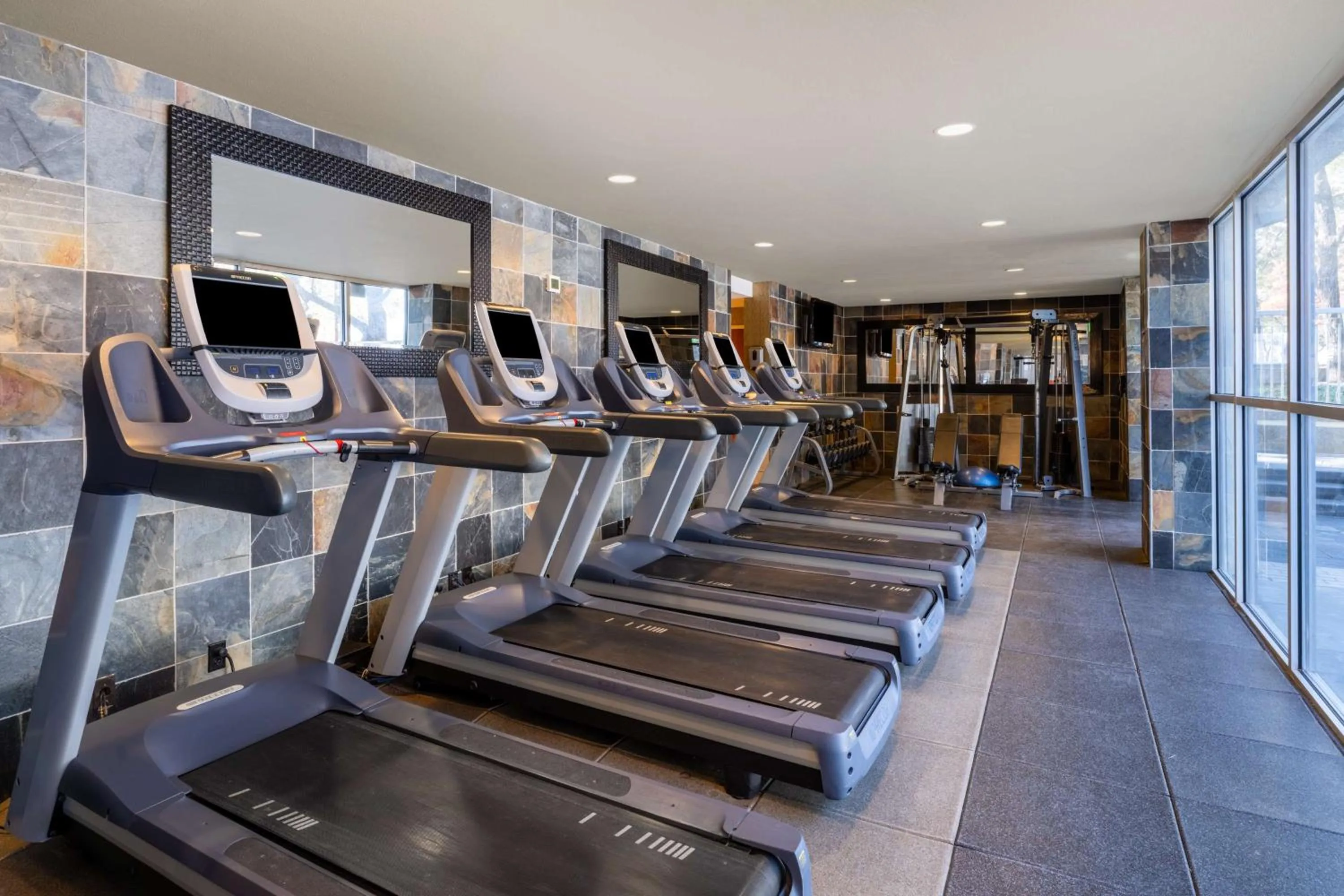 Fitness centre/facilities in Hilton Dallas Lincoln Centre by the Galleria