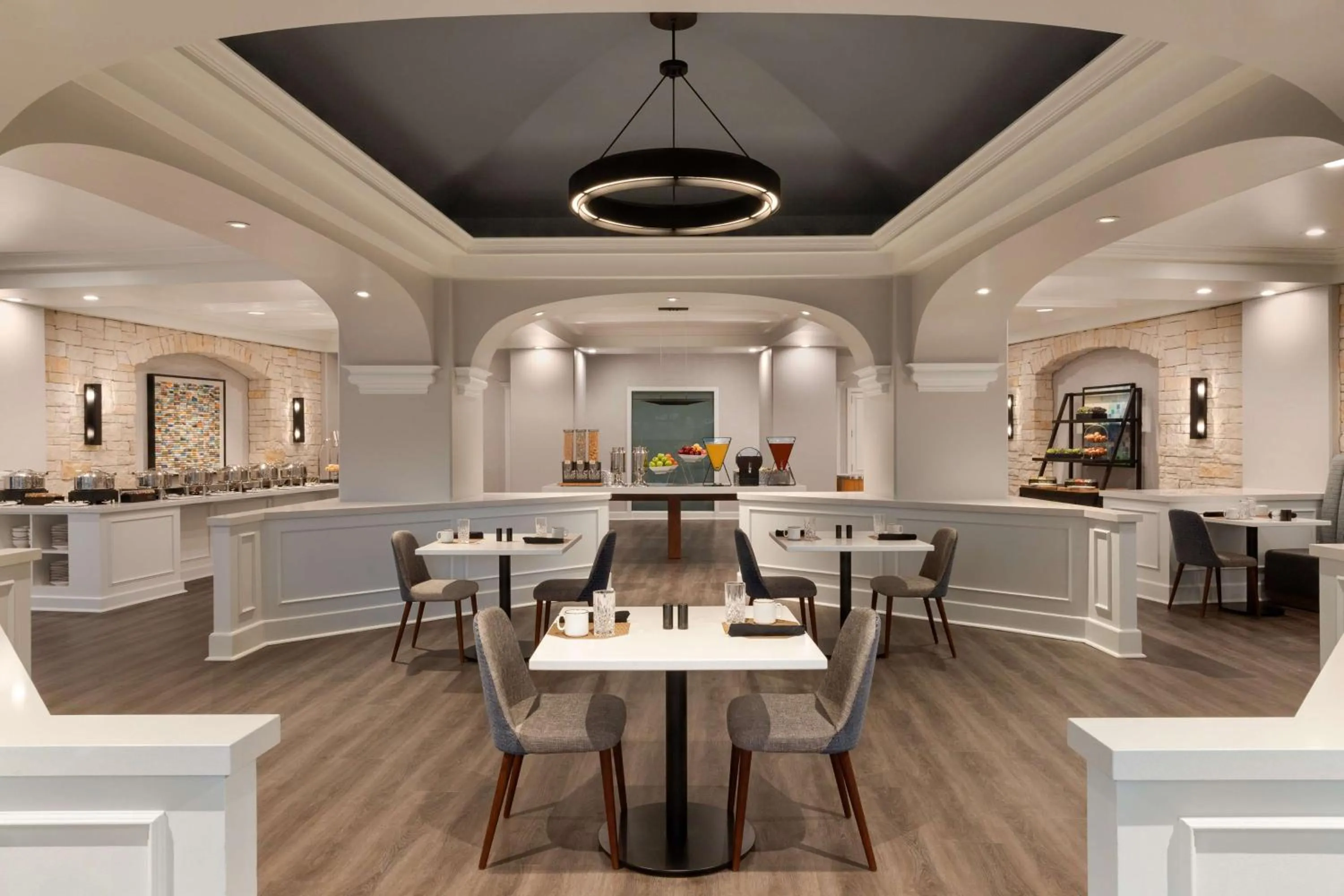 Restaurant/places to eat in Hilton Dallas Lincoln Centre by the Galleria