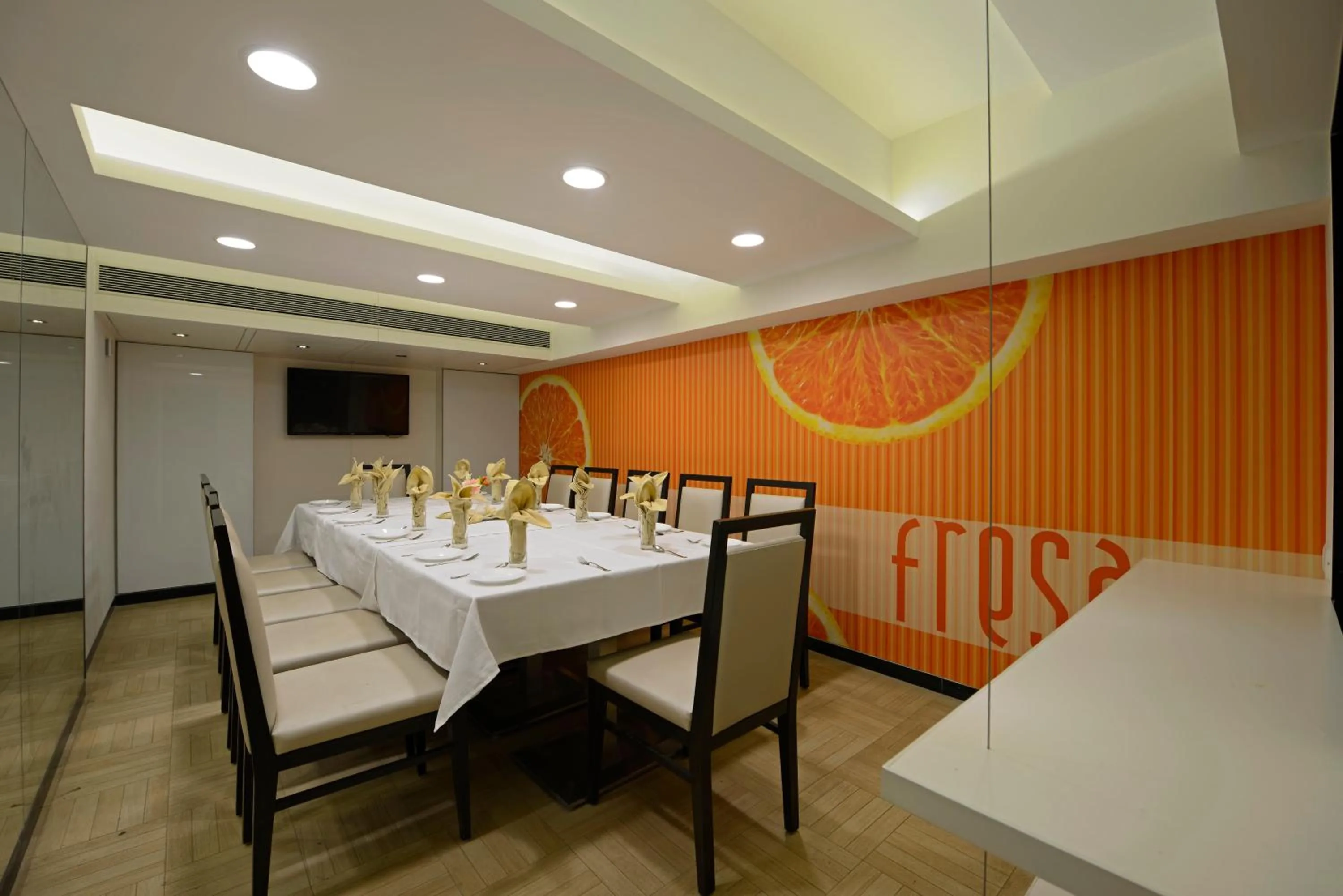 Business facilities in GCC Hotel and Club