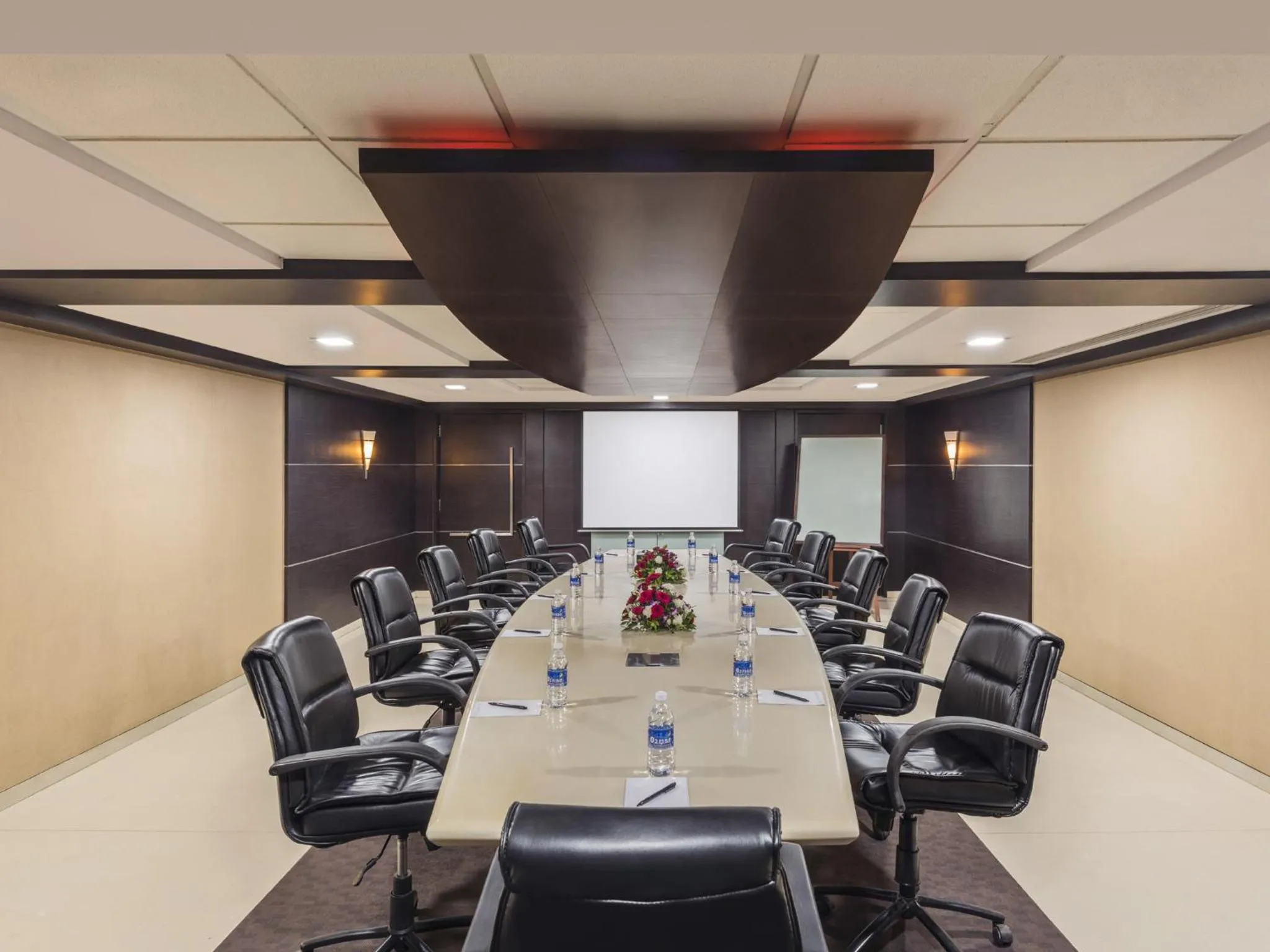 Business facilities in GCC Hotel and Club