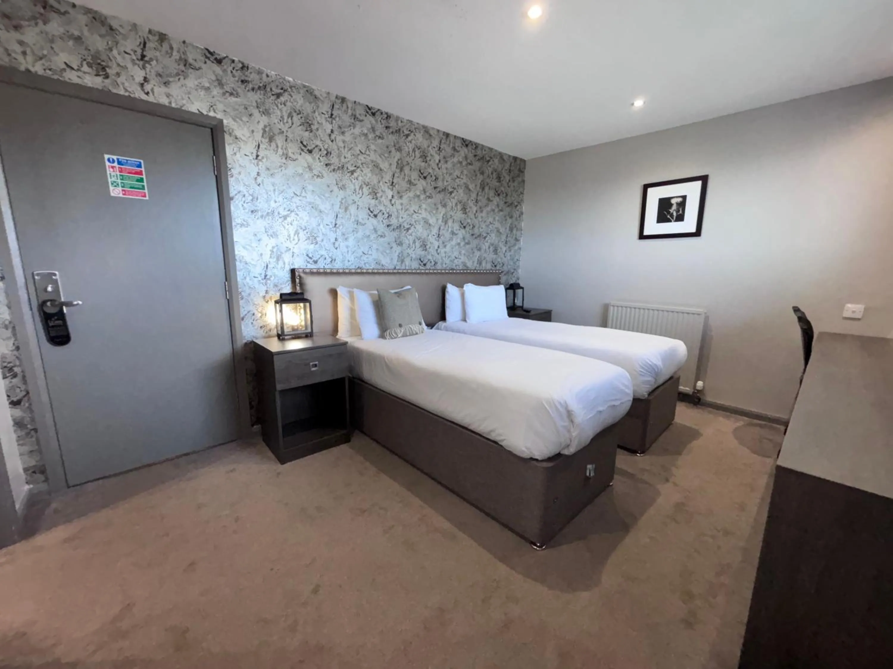 Bedroom, Bed in Richmond Park Hotel