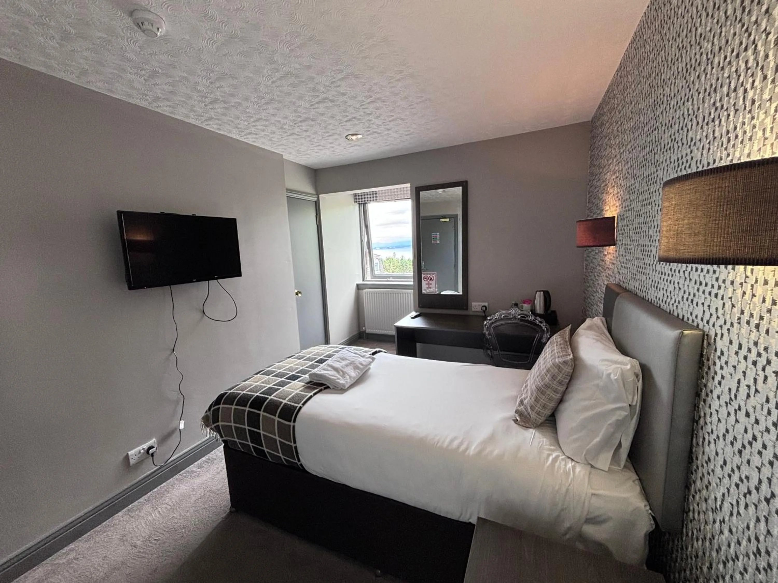 Bedroom, Bed in Richmond Park Hotel