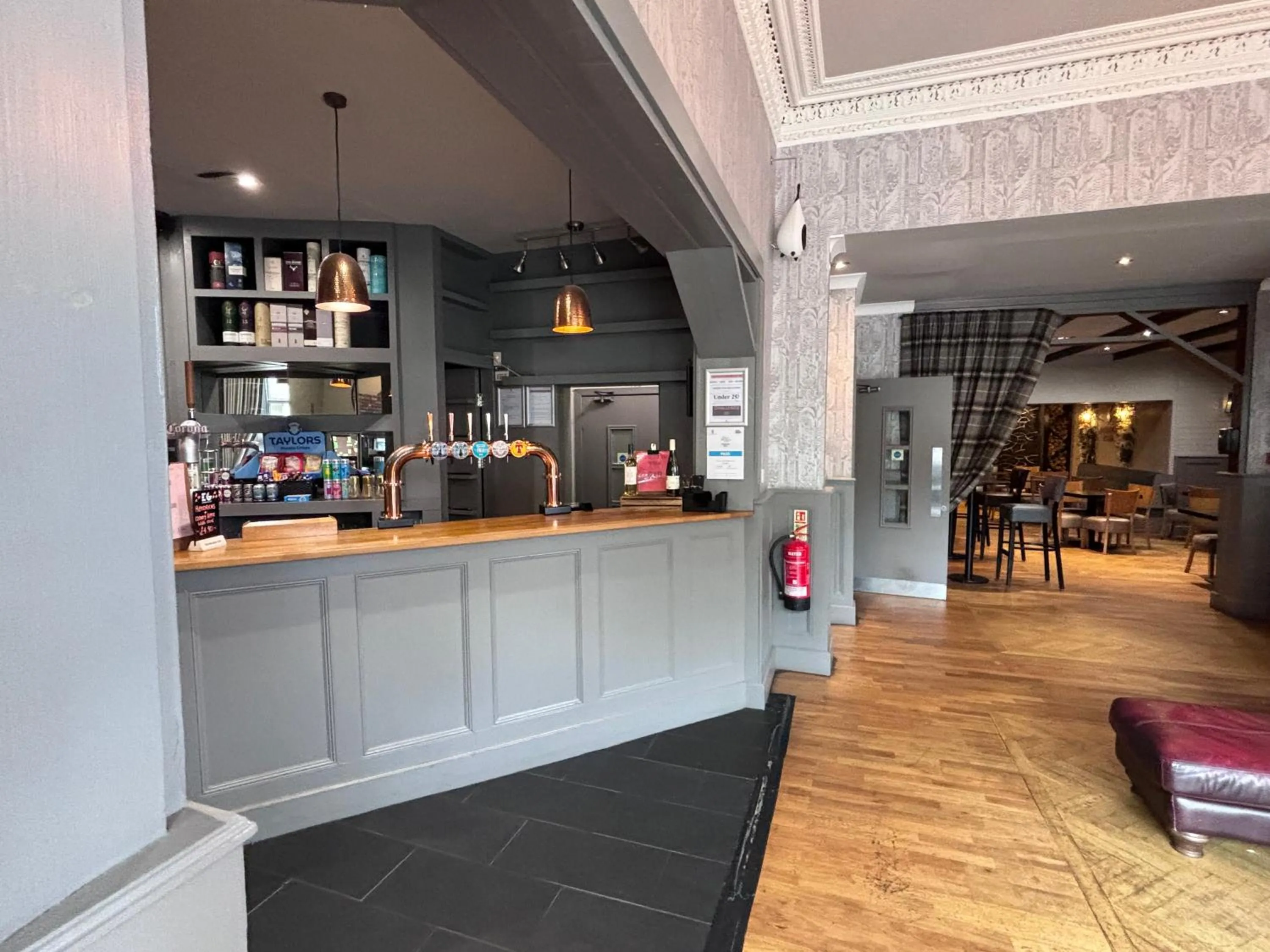 Lounge or bar in Richmond Park Hotel