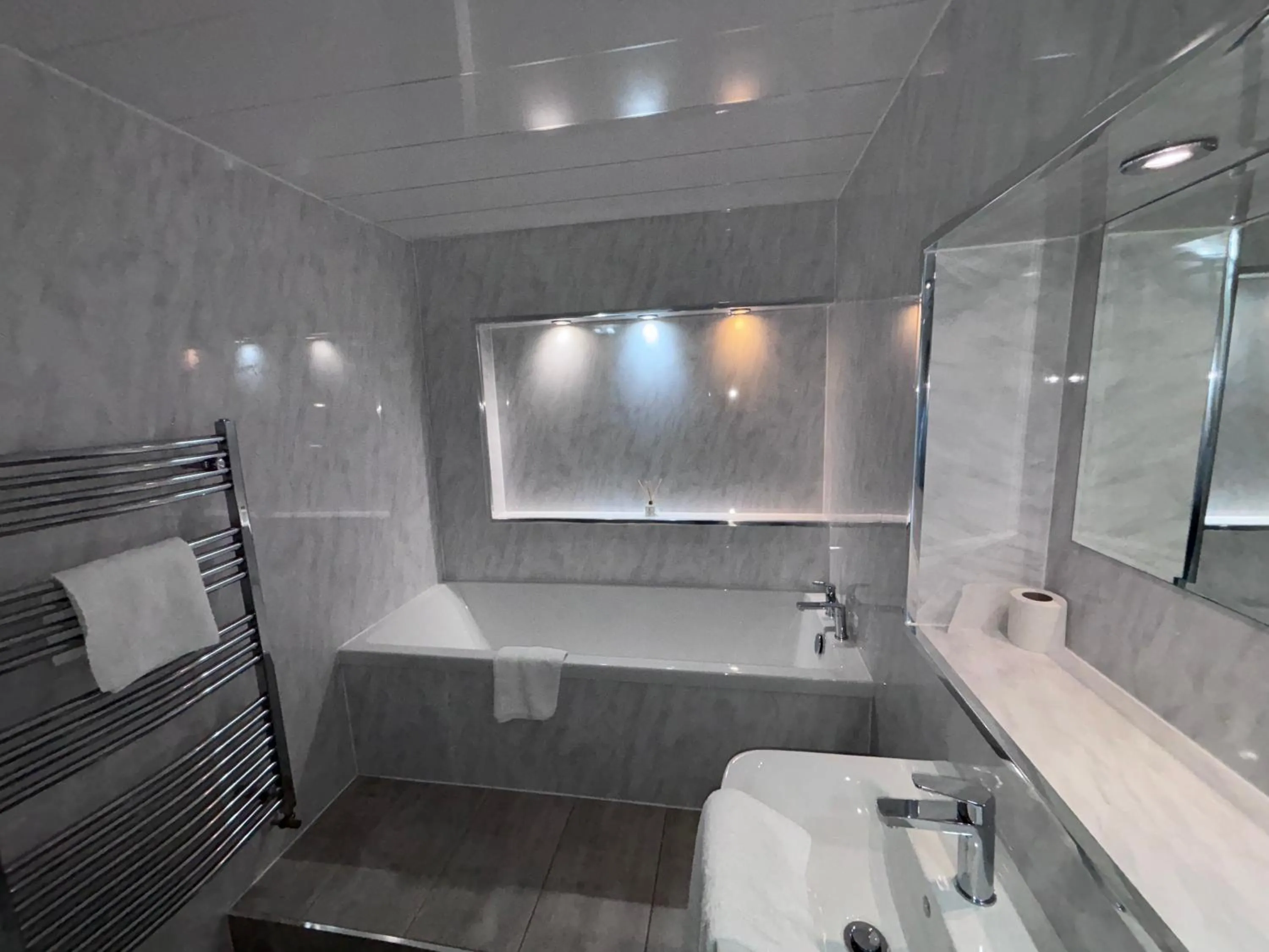 Bath in Richmond Park Hotel