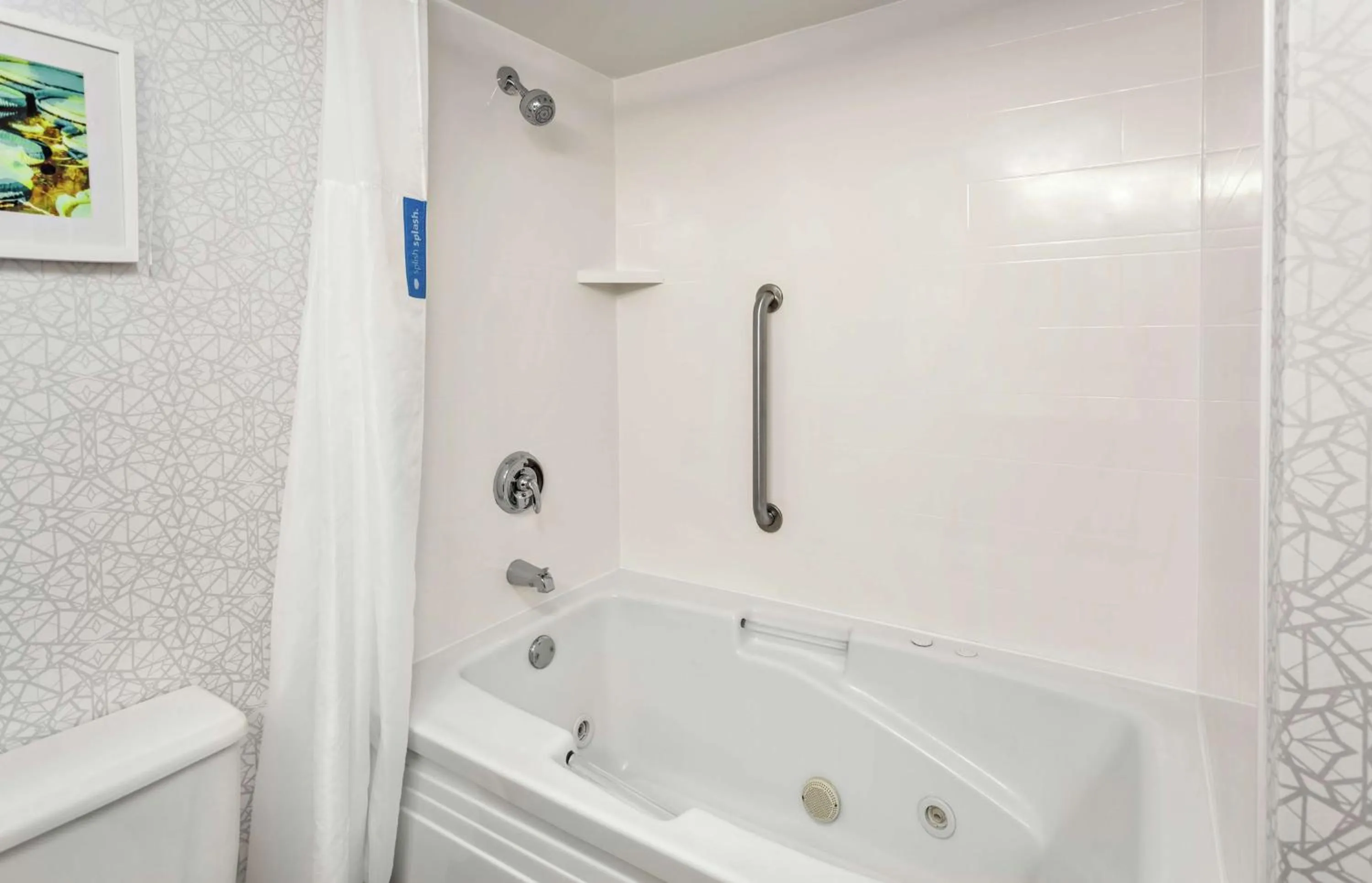 Bathroom in Hampton Inn Gainesville