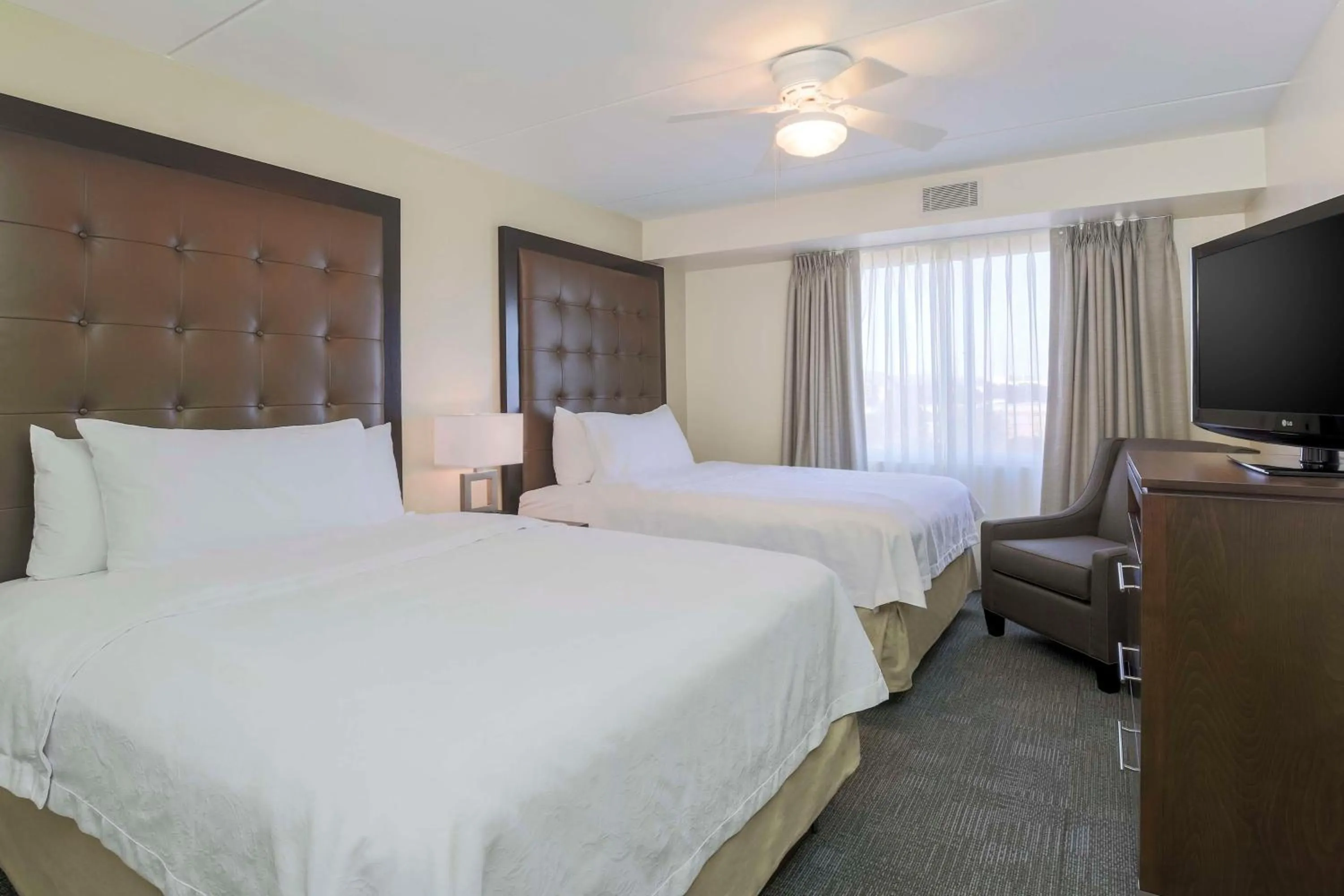 Bed in Homewood Suites by Hilton Ft. Worth-North at Fossil Creek