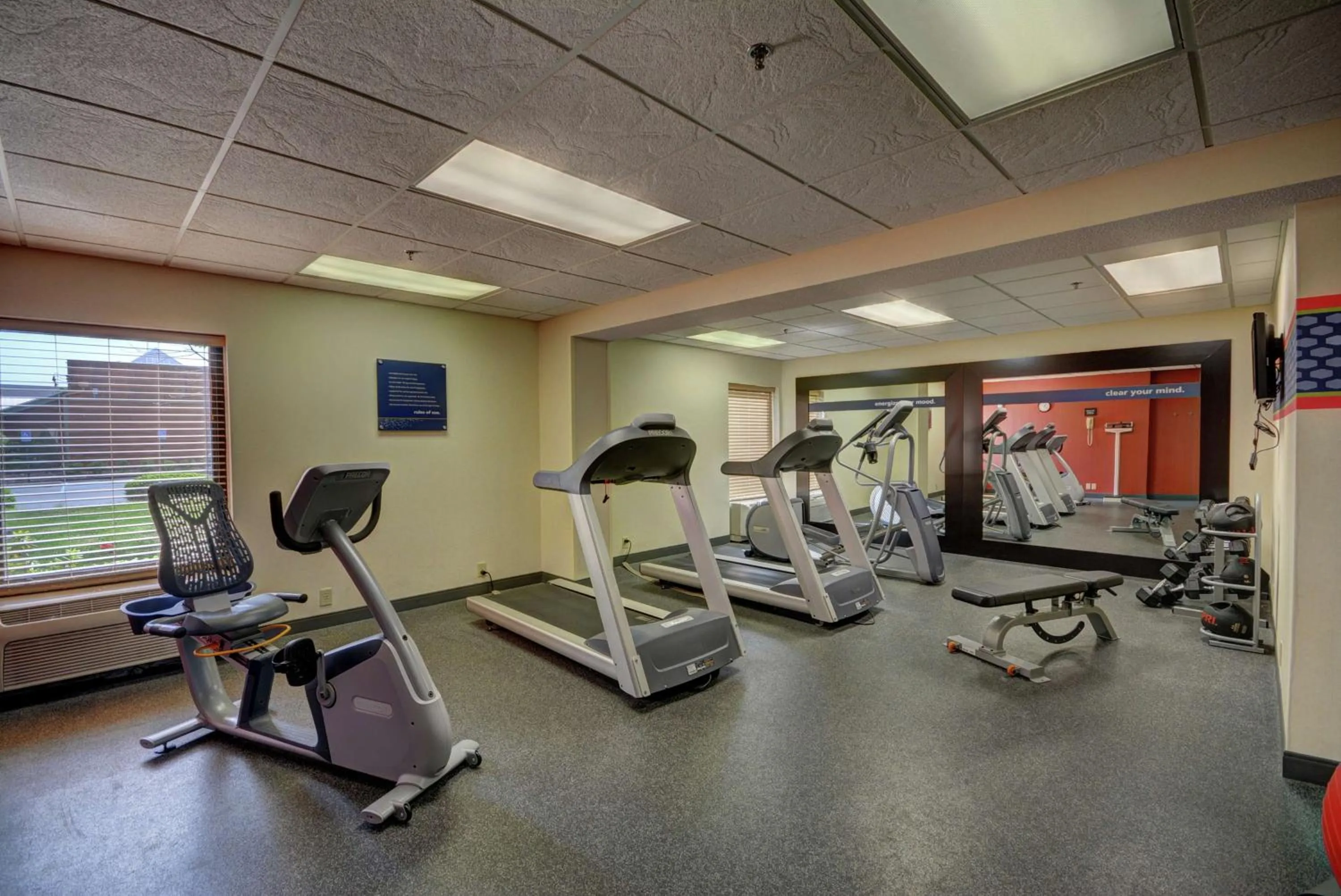 Fitness centre/facilities in Hampton Inn by Hilton Indianapolis-South