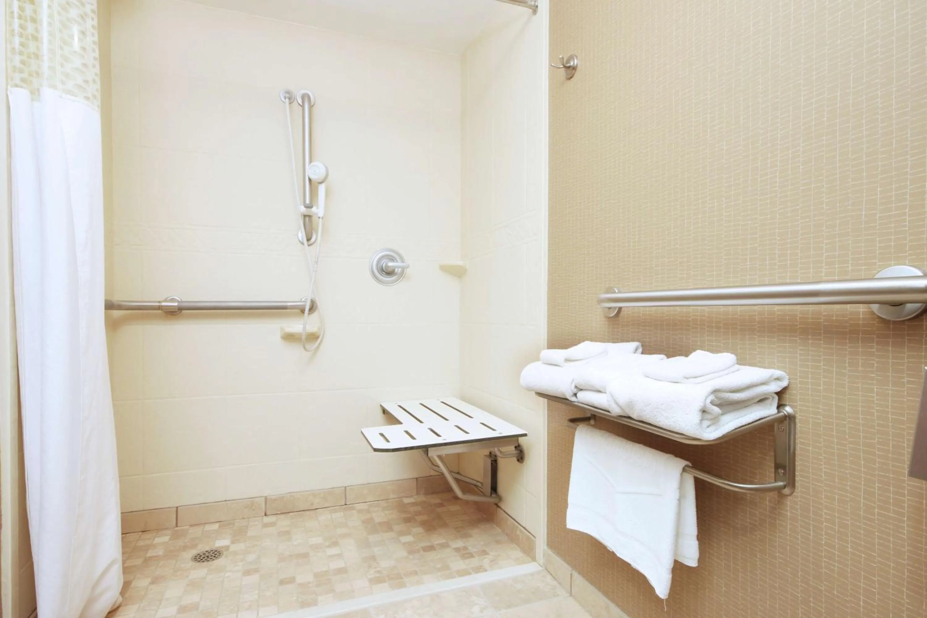 Bathroom in Hampton Inn by Hilton Indianapolis-South