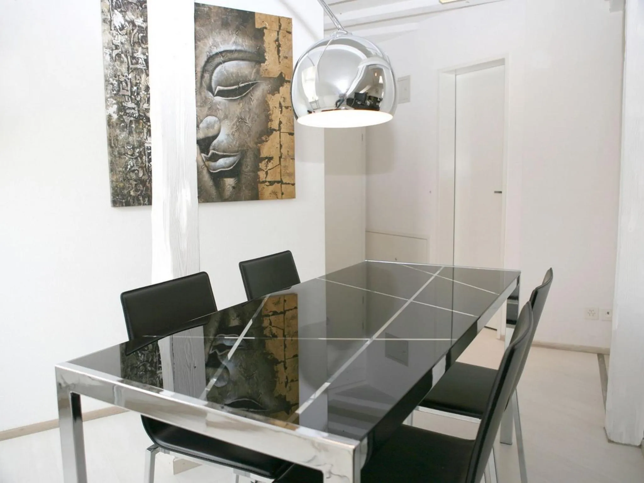 Dining area in VISIONAPARTMENTS Cramerstrasse 2-6 - contactless check-in