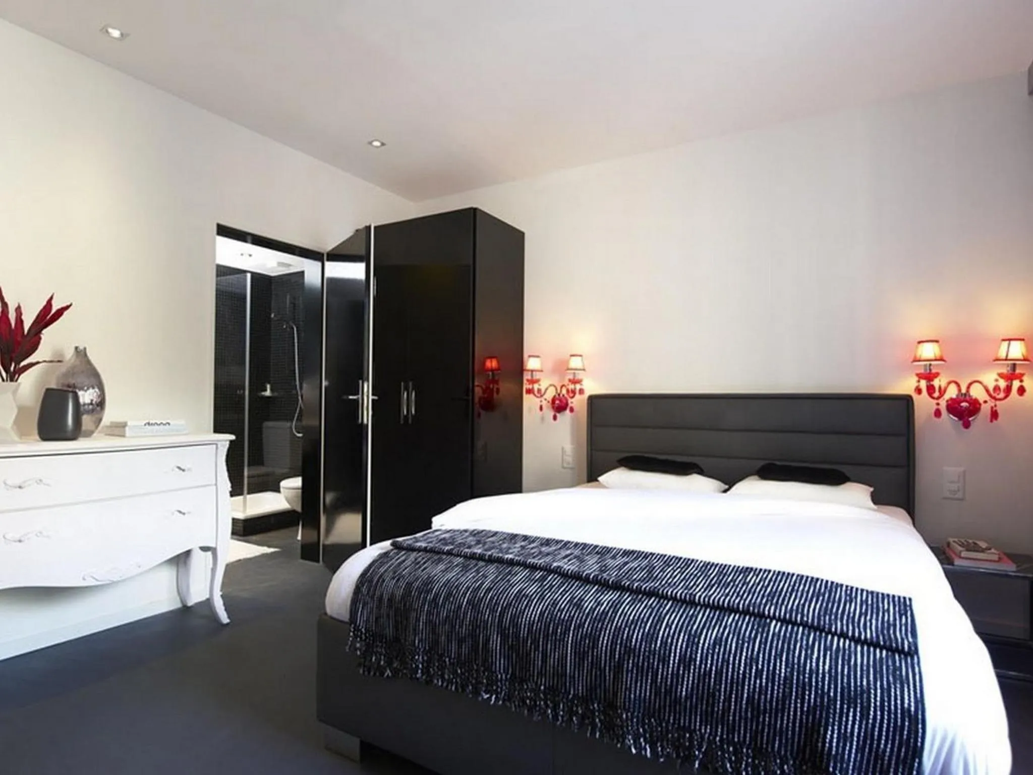 Bedroom, Bed in VISIONAPARTMENTS Cramerstrasse 2-6 - contactless check-in