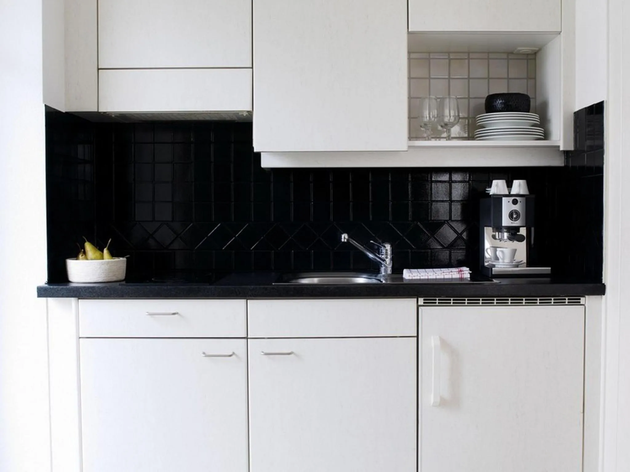 Kitchen or kitchenette in VISIONAPARTMENTS Cramerstrasse 2-6 - contactless check-in
