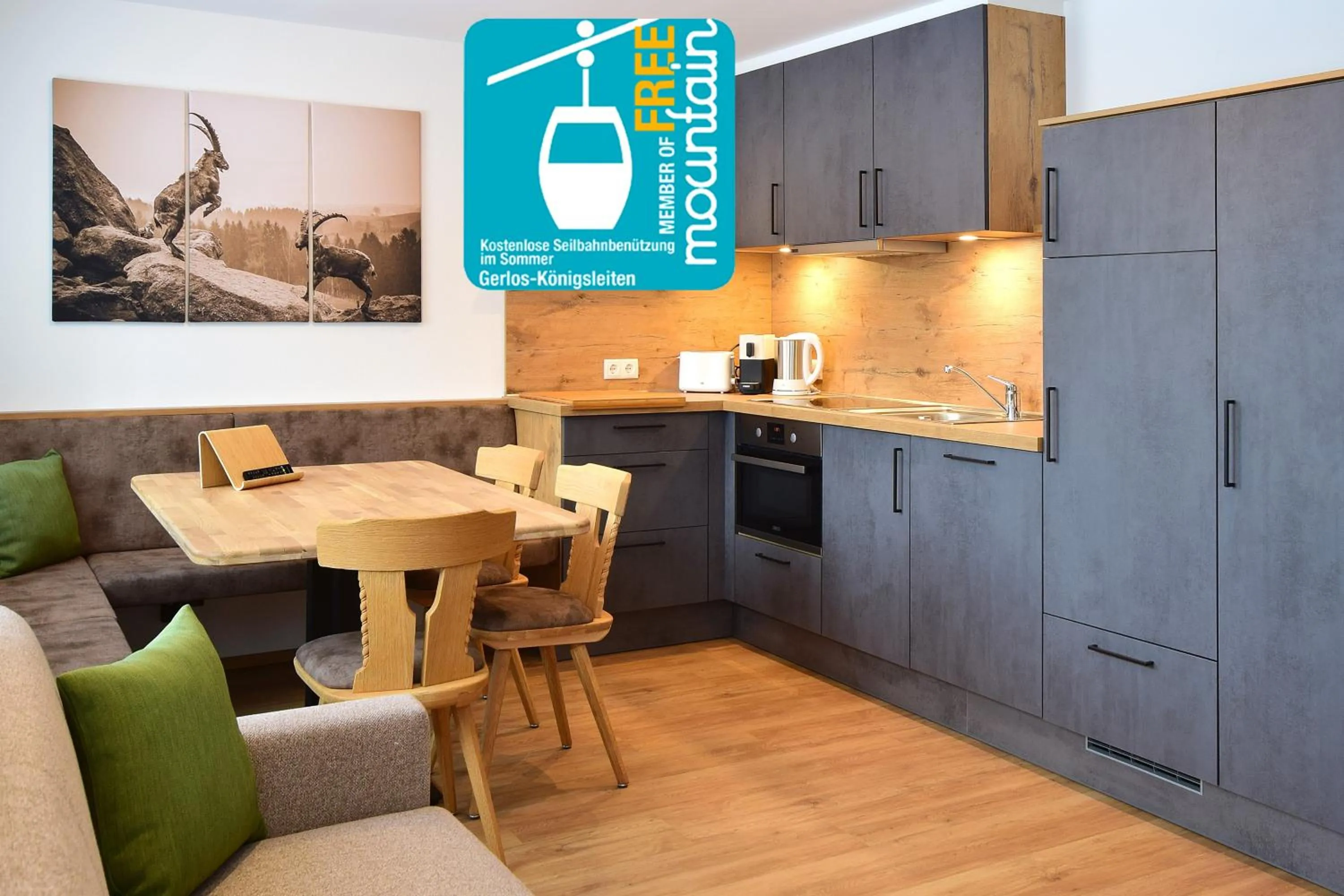 Kitchen or kitchenette in Waidmannsruh Appartements