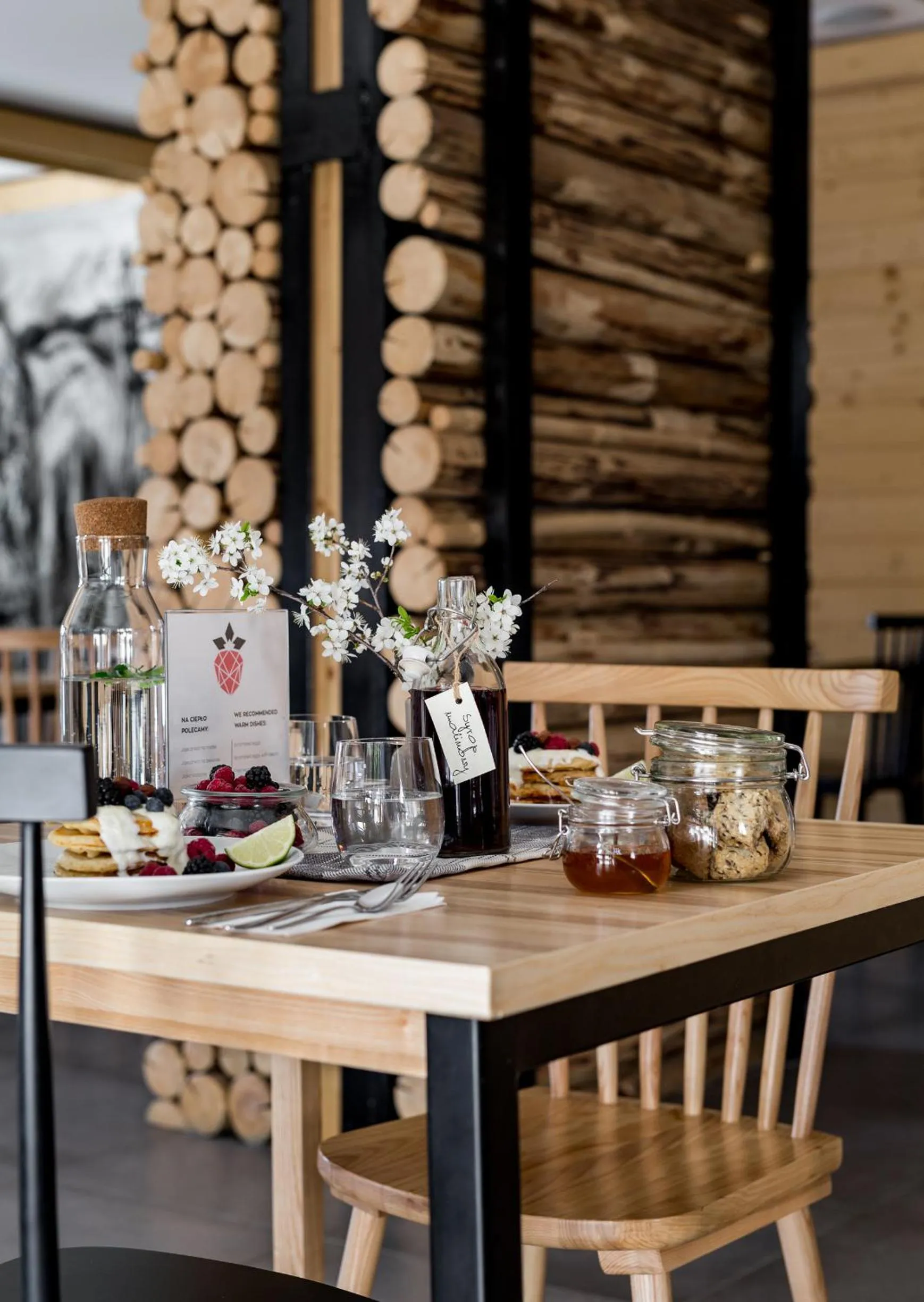 Dining area in Willa Malinowa
