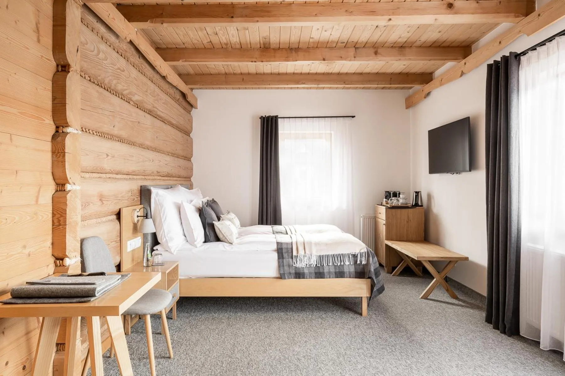 Bedroom, Bed in Willa Malinowa