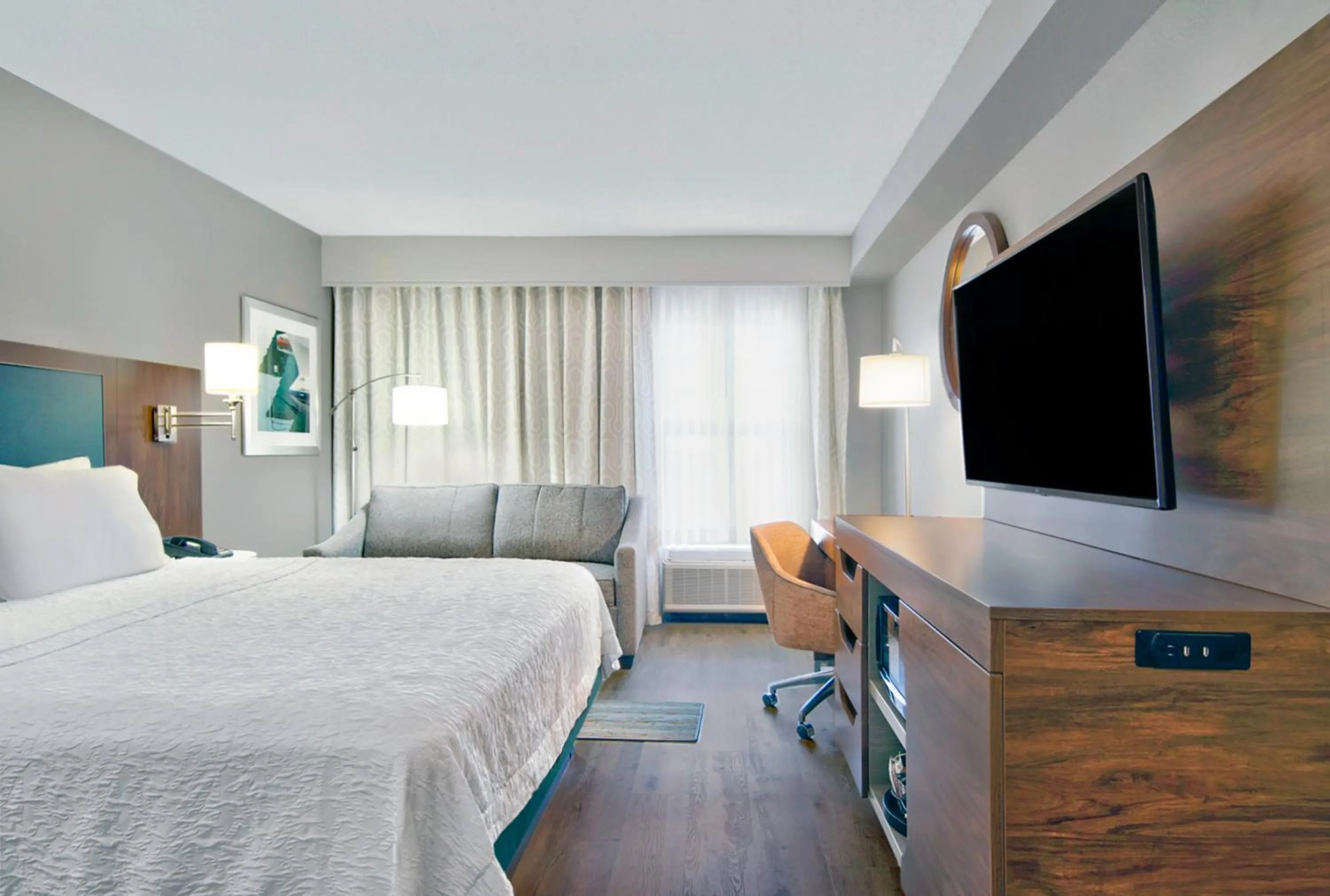 Bed in Hampton Inn Ft Lauderdale Airport North Cruise Port