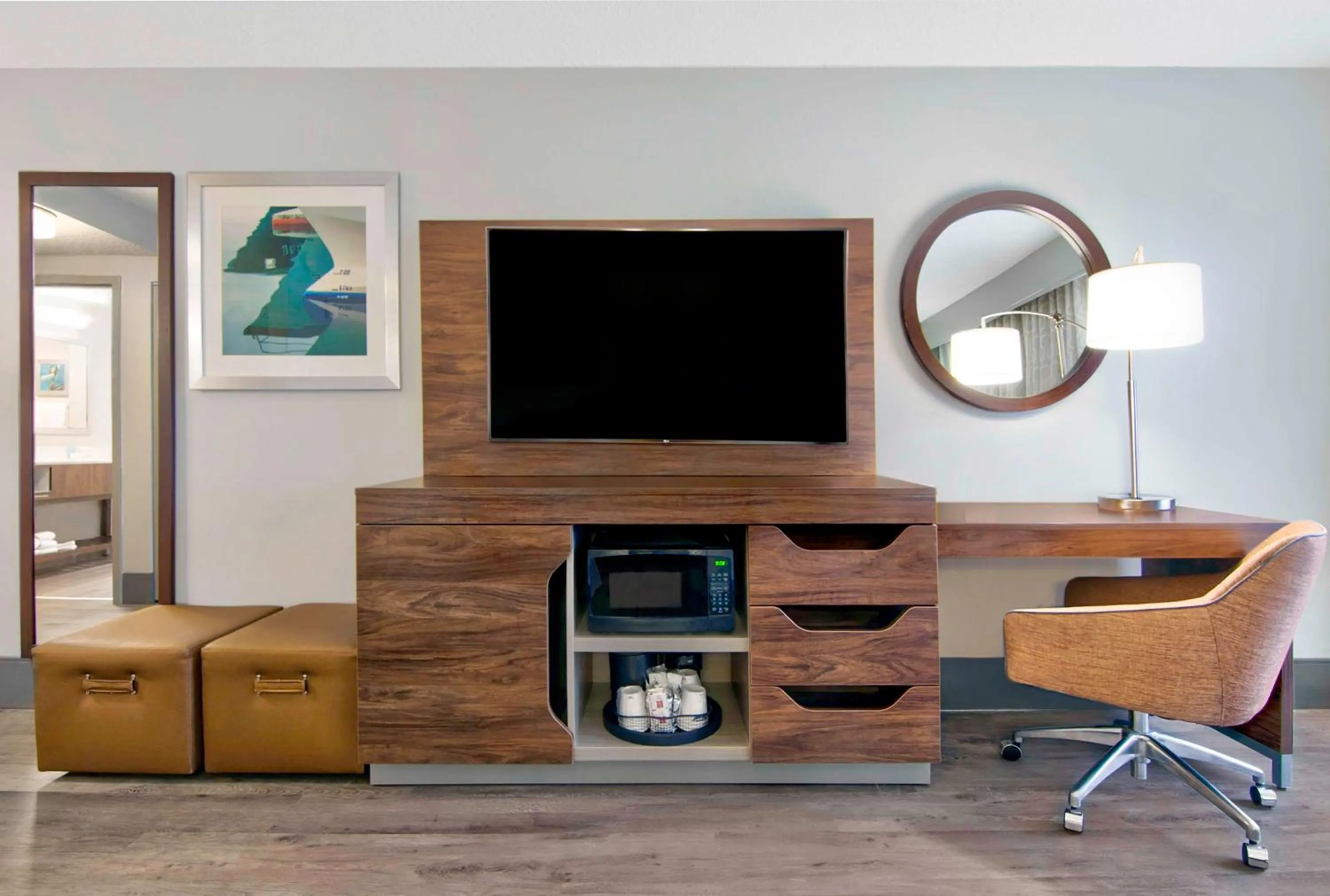 Bedroom in Hampton Inn Ft Lauderdale Airport North Cruise Port