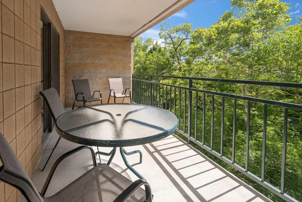 Balcony/Terrace in Park Place Condos