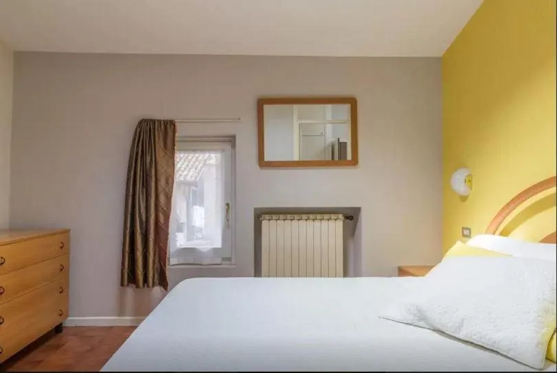 Bedroom, Bed in Aromi Piccolo Hotel