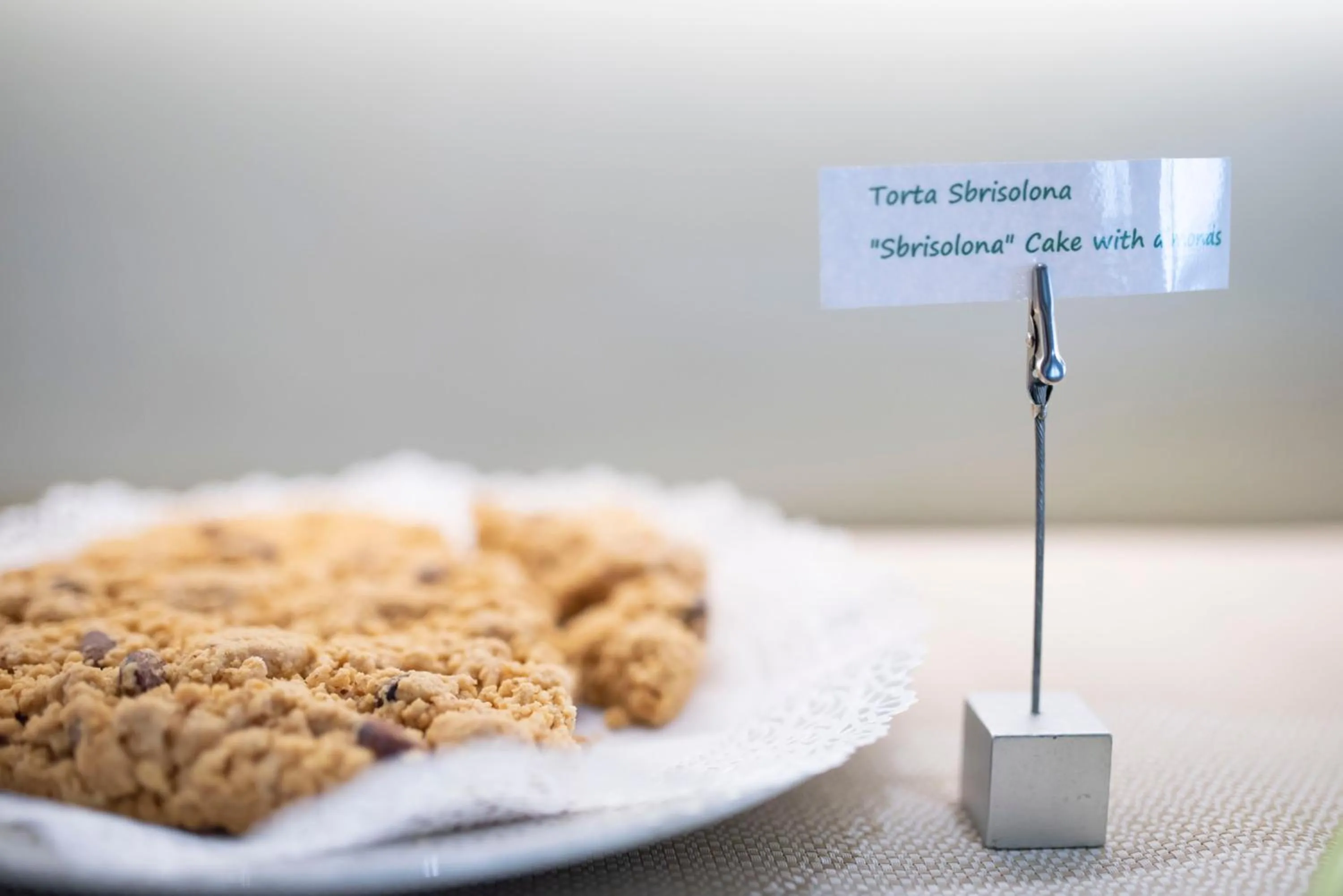 Food and drinks in Aromi Piccolo Hotel