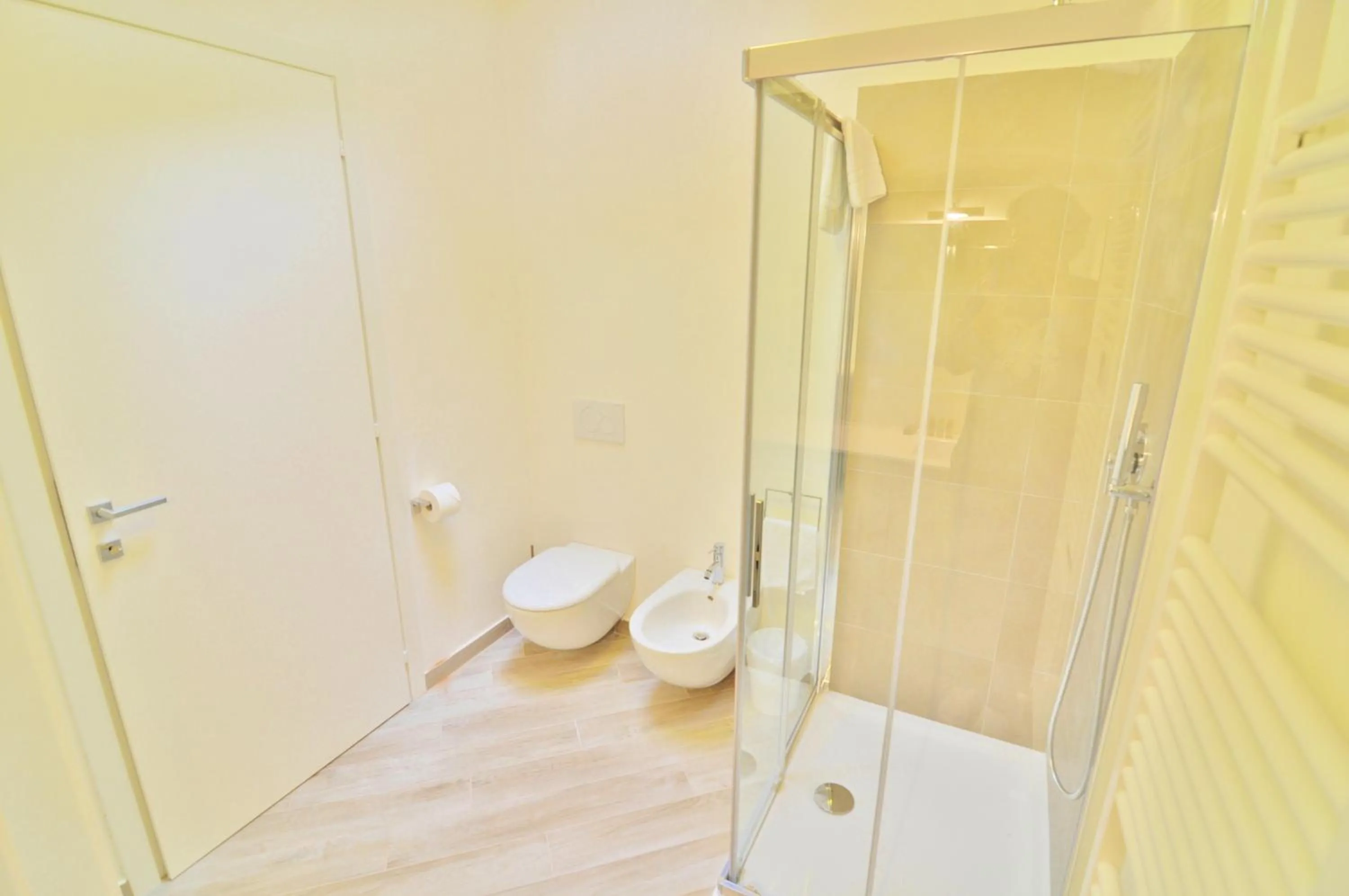 Bathroom in Aromi Piccolo Hotel