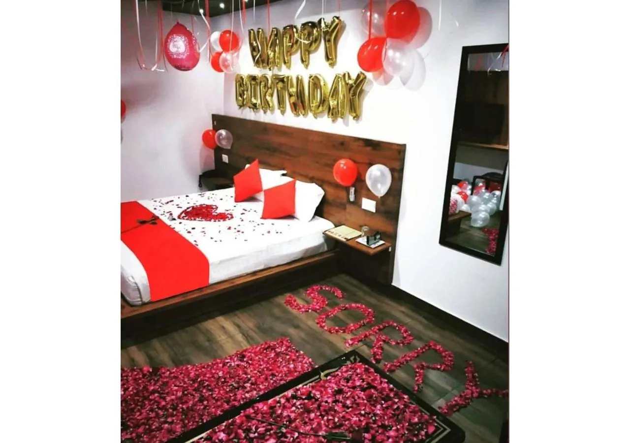 Bedroom, Bed in Hotel New Elite Inn - Near MIDC Turbhe Navi Mumbai