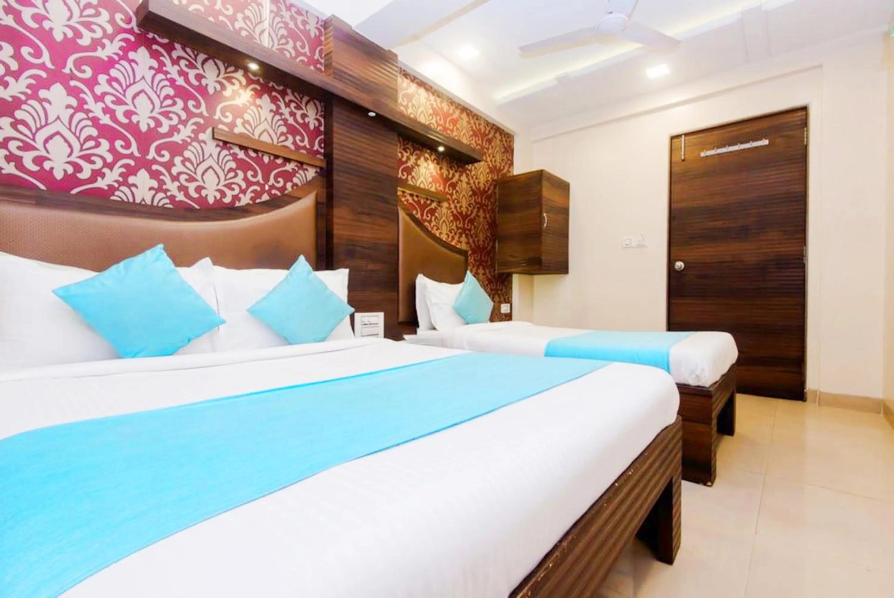 Bed in Hotel New Elite Inn - Near MIDC Turbhe Navi Mumbai