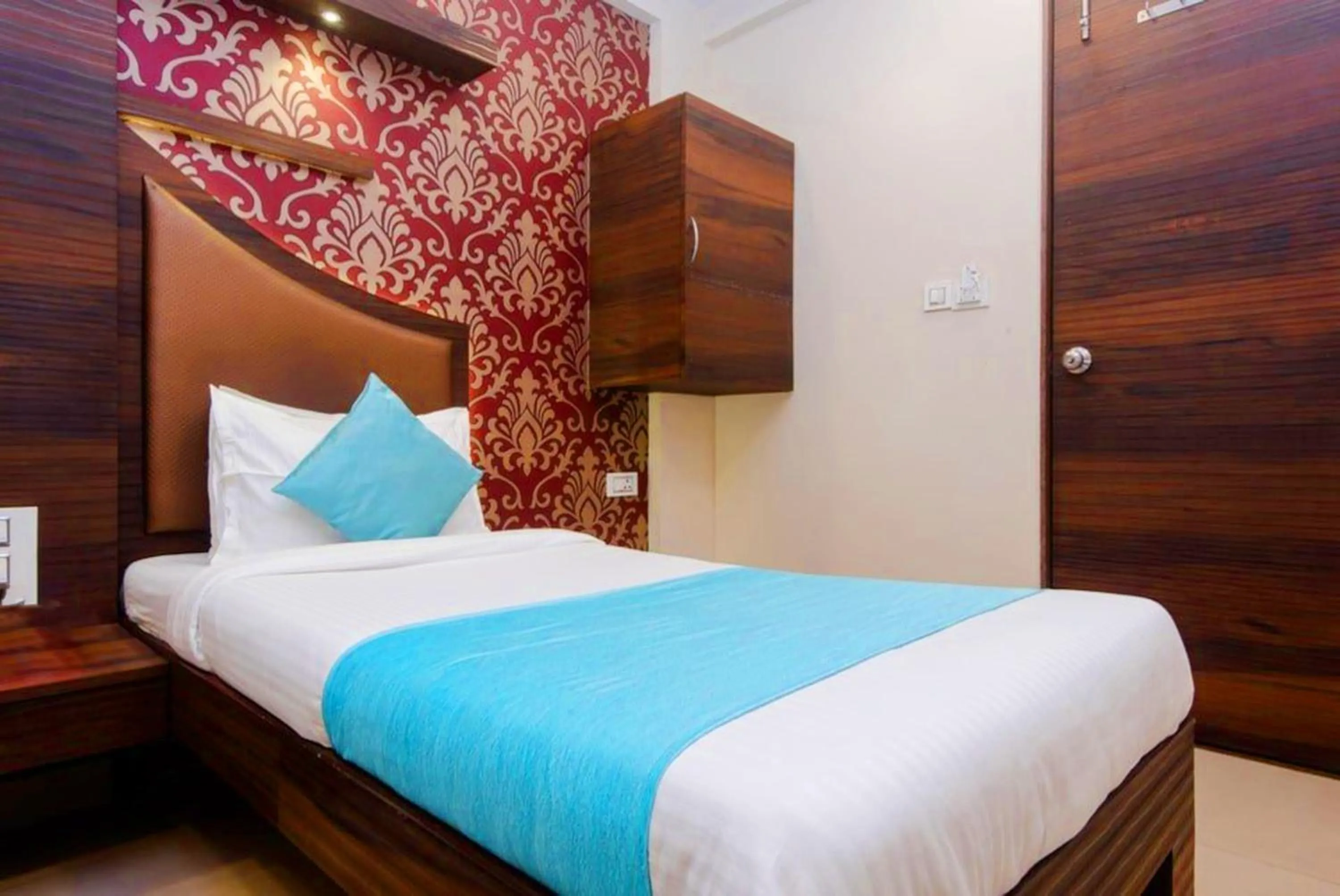 Bed in Hotel New Elite Inn - Near MIDC Turbhe Navi Mumbai