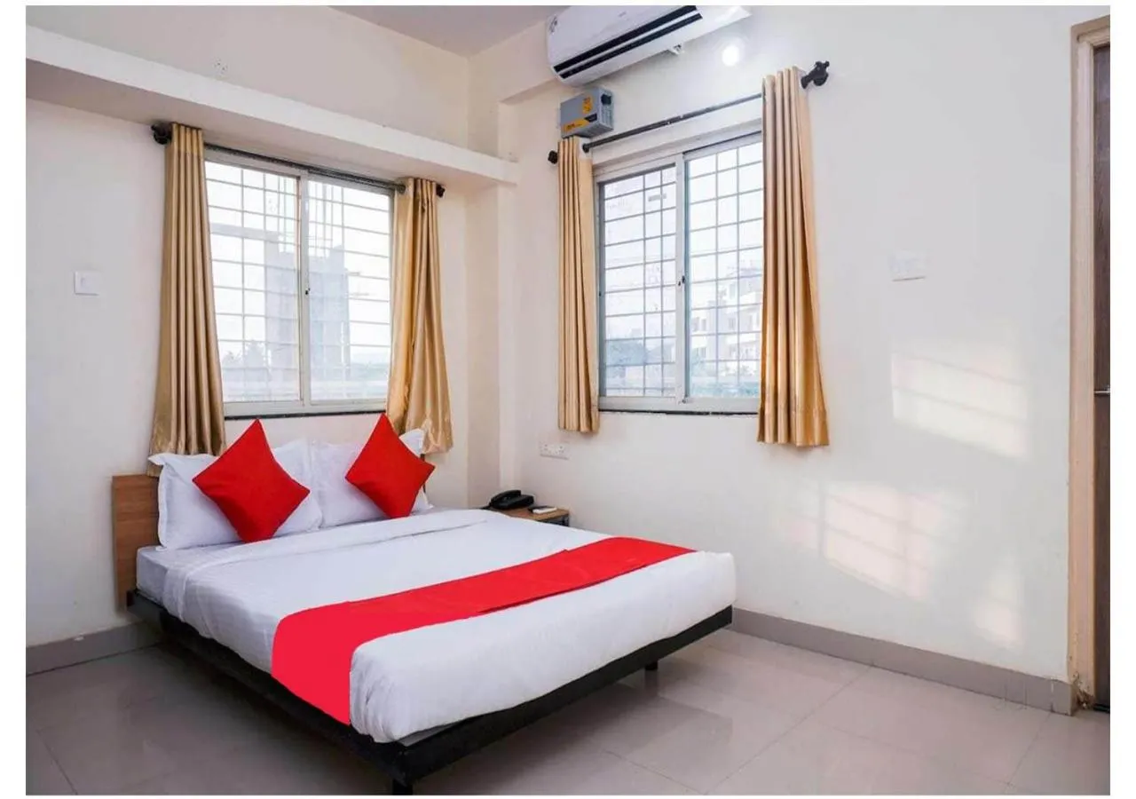 Bed in Hotel New Elite Inn - Near MIDC Turbhe Navi Mumbai