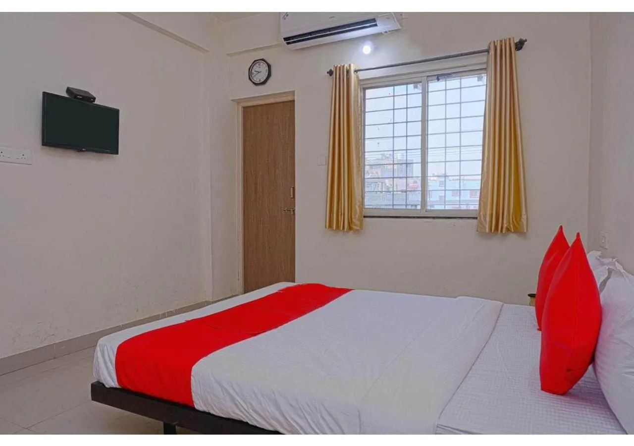 Bed in Hotel New Elite Inn - Near MIDC Turbhe Navi Mumbai