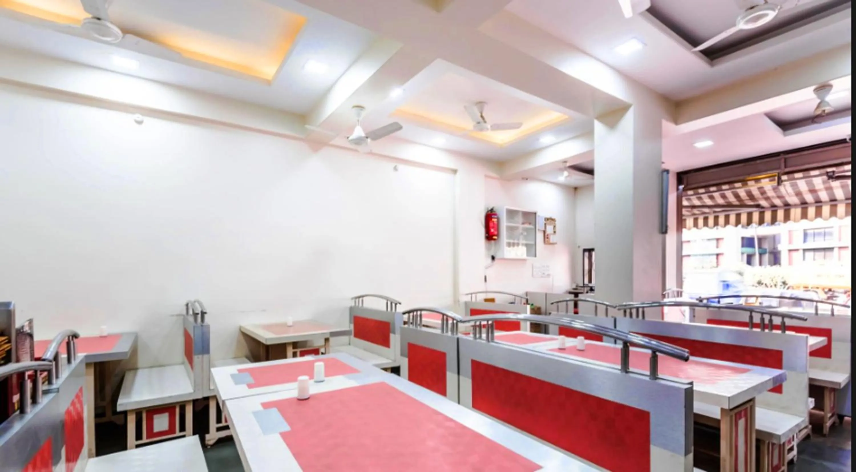 Restaurant/places to eat in Hotel New Elite Inn - Near MIDC Turbhe Navi Mumbai