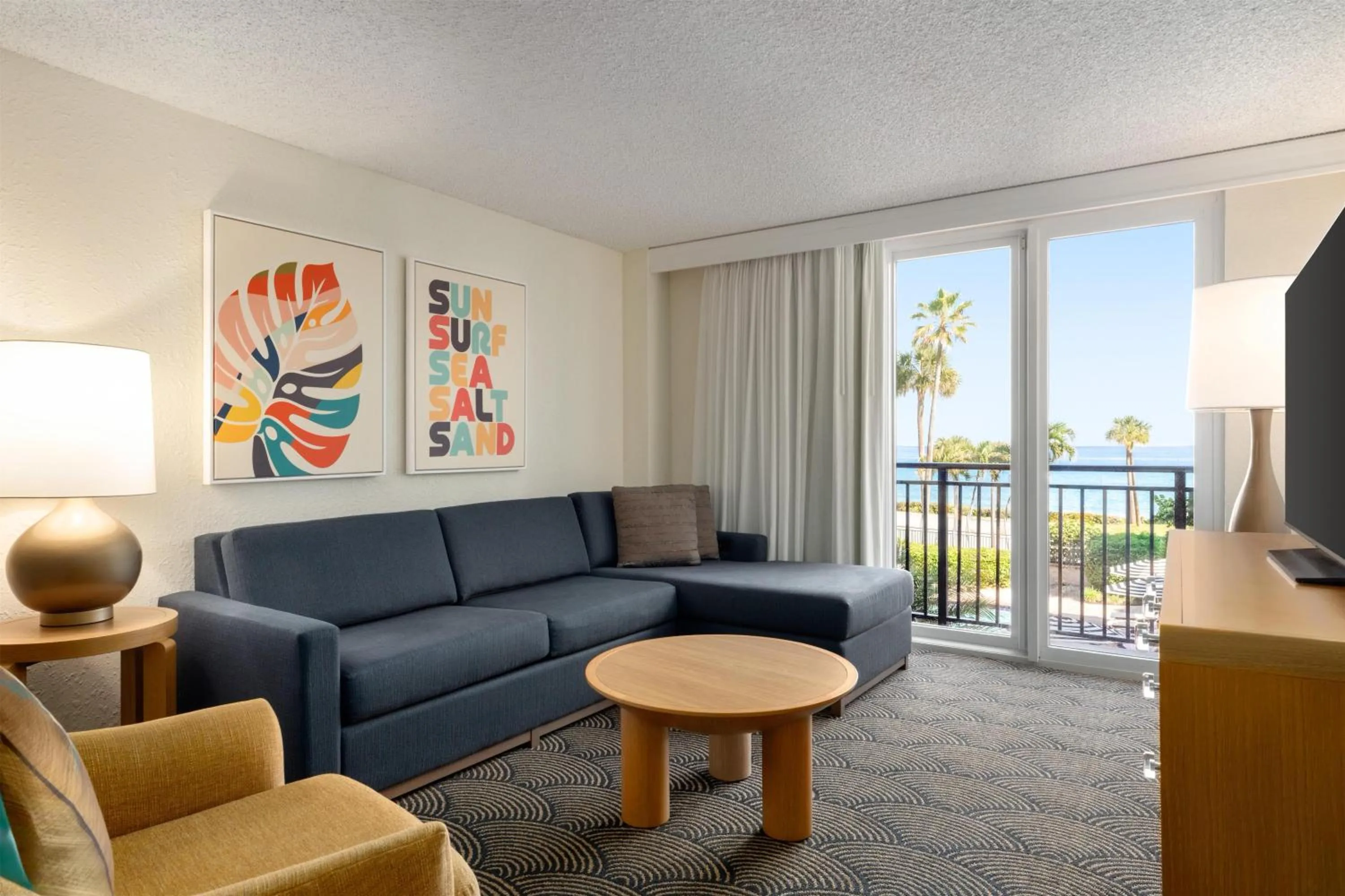 Living room in Embassy Suites by Hilton Deerfield Beach Resort & Spa