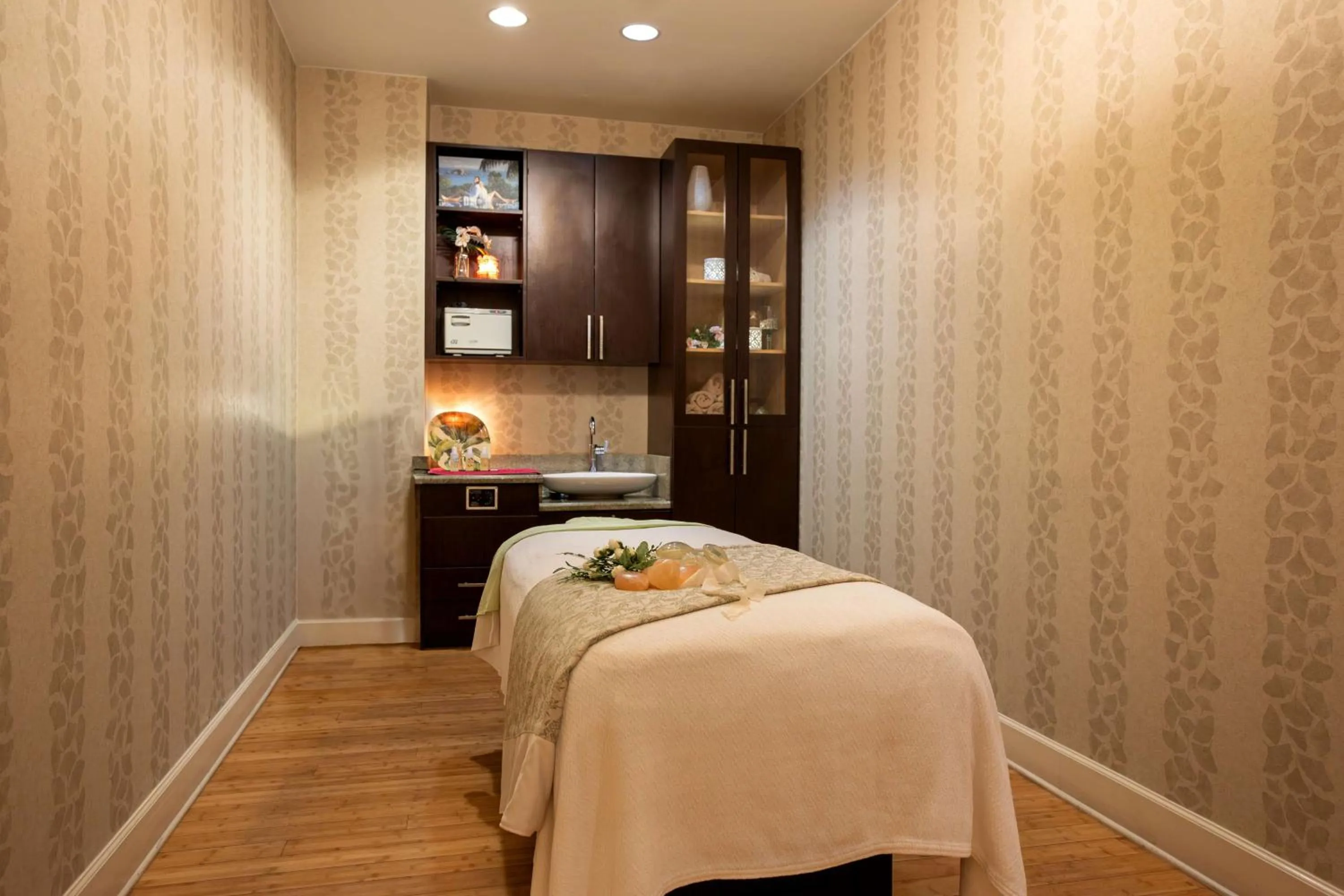 Spa and wellness centre/facilities, Bed in Embassy Suites by Hilton Deerfield Beach Resort & Spa